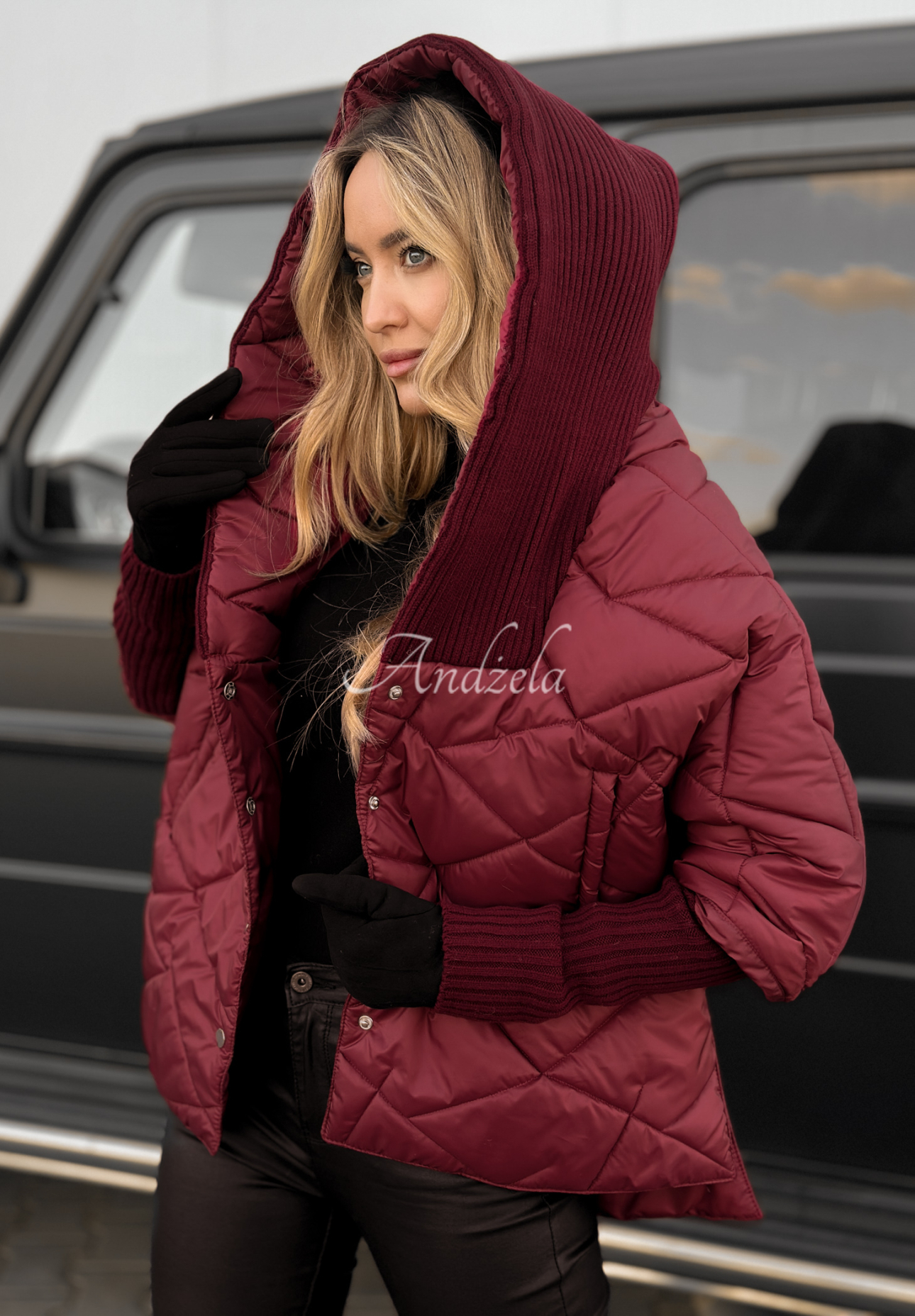 Bunda oversize s kapucí Sancha vínová