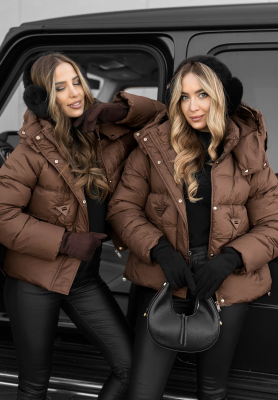 Krátká prošívaná bunda s kapucí Sister Winter čokoládová