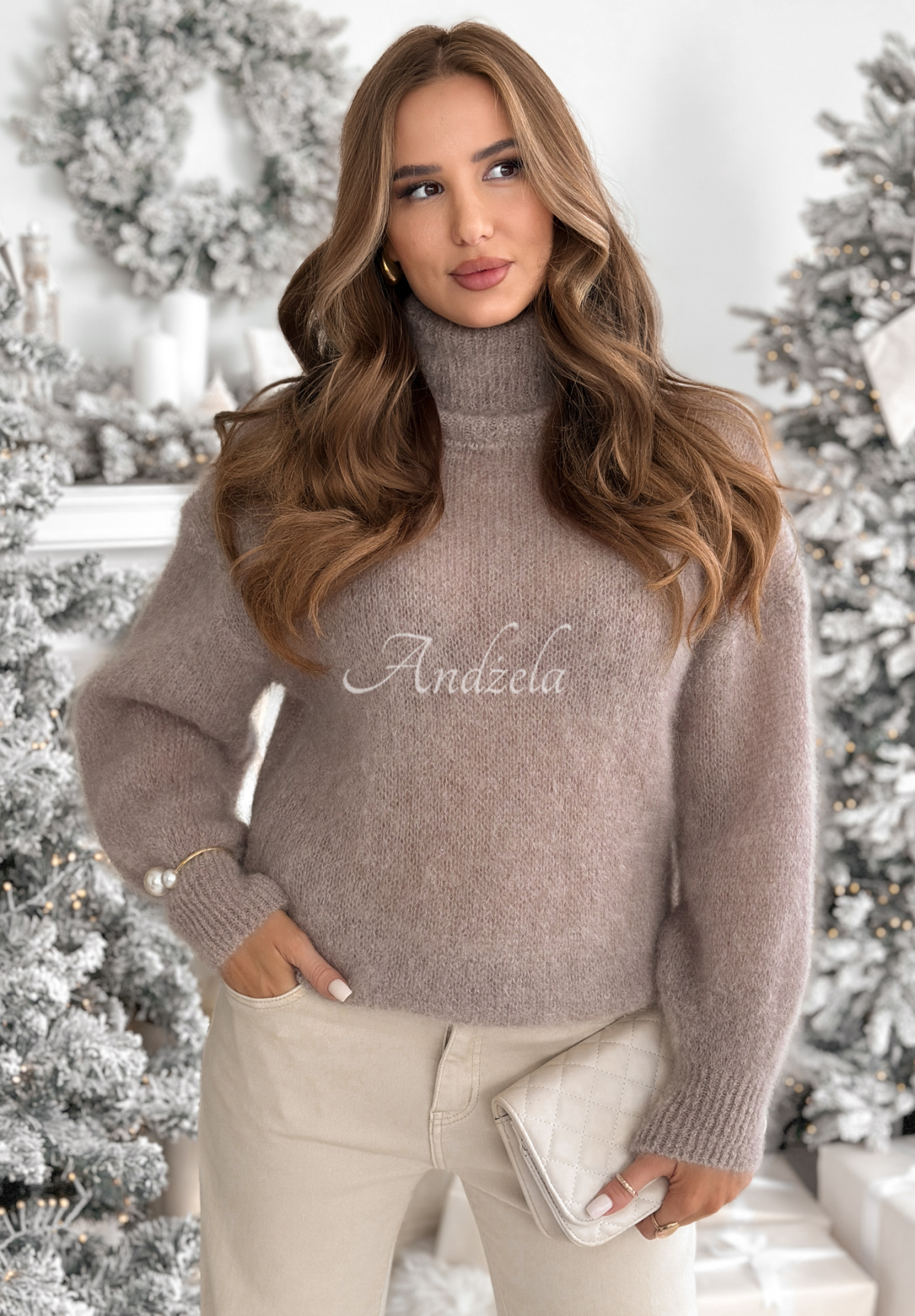 Mohérový svetr s rolákem Fireplace Stories béžový