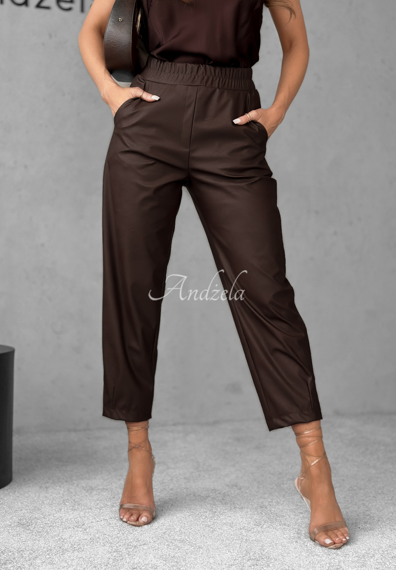 Voskované kalhoty She Is Strong čokoládové