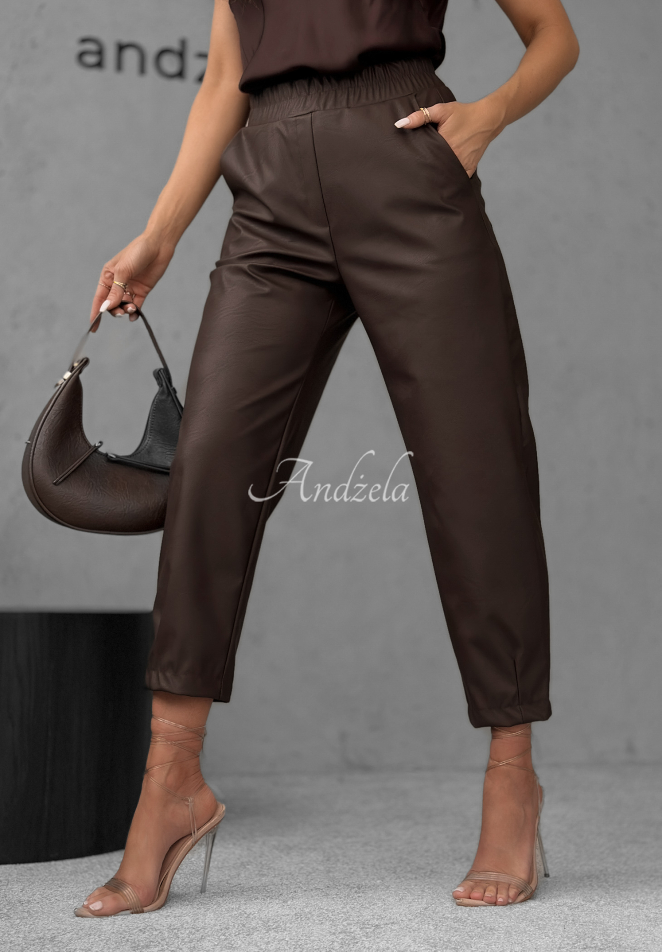 Voskované kalhoty She Is Strong čokoládové