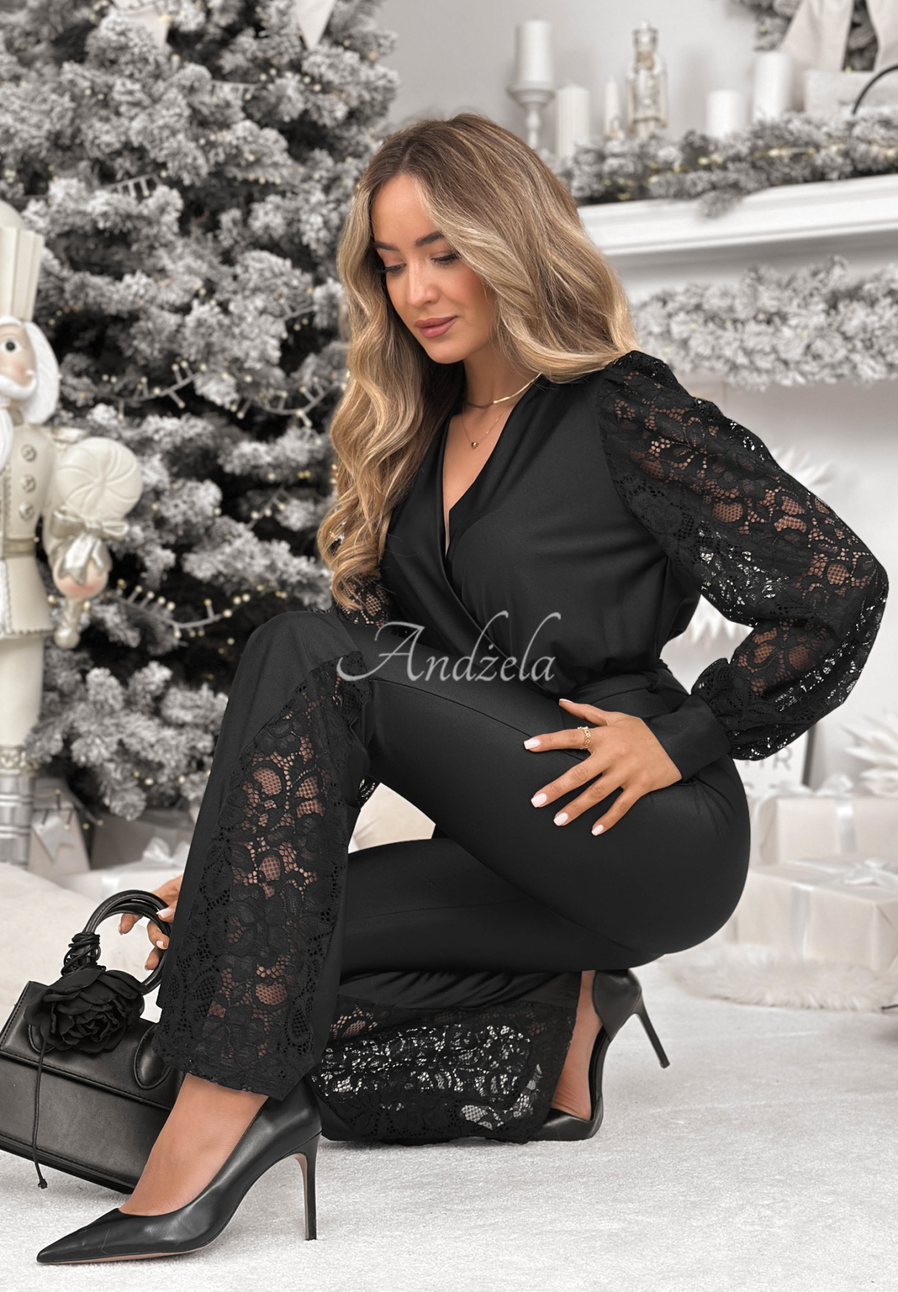 Dlouhý overal s vázáním a krajkou Weekend Loading Černé