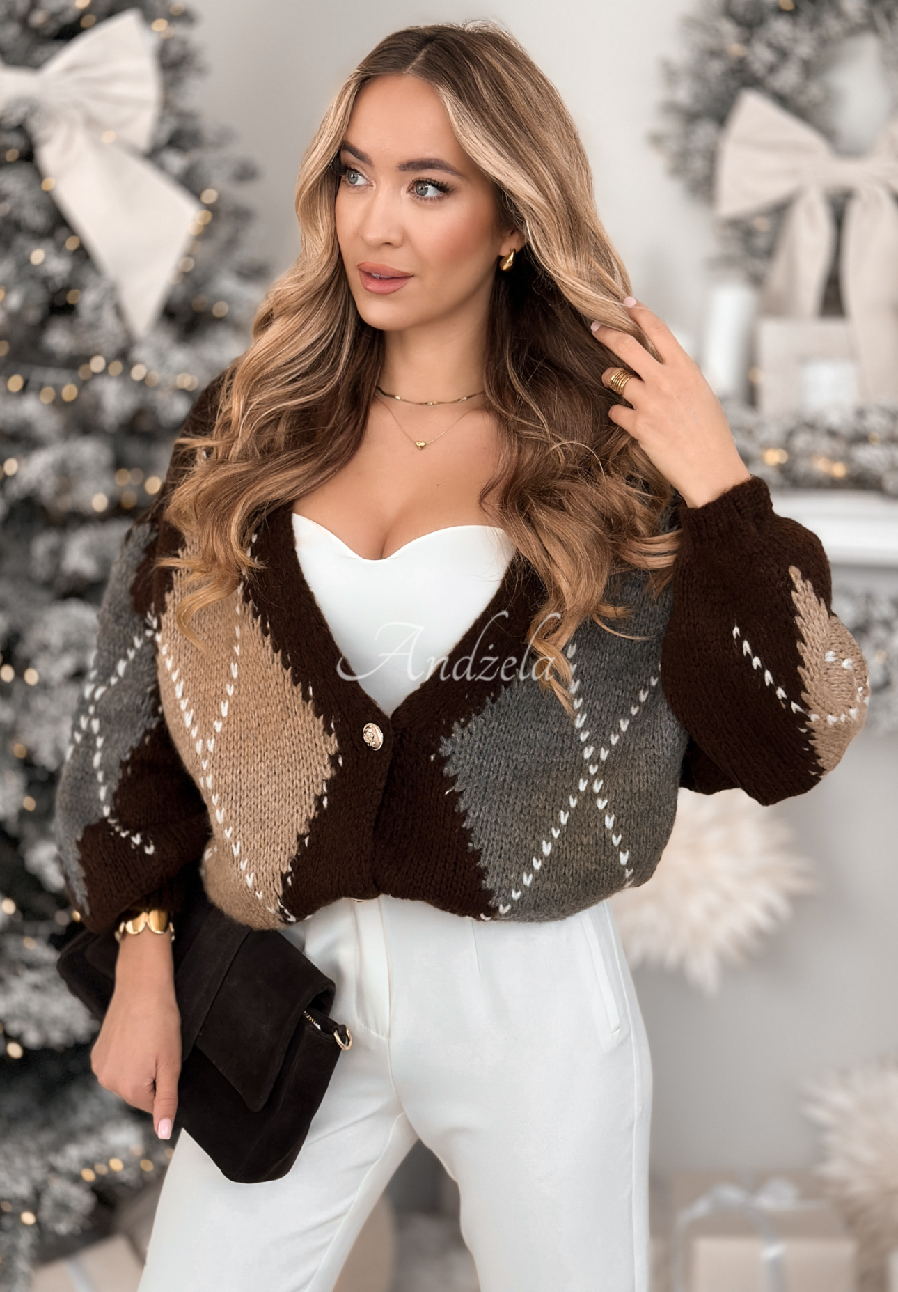 Krátký kosočtvercový kardigan s moherem Warm Silence čokoládový