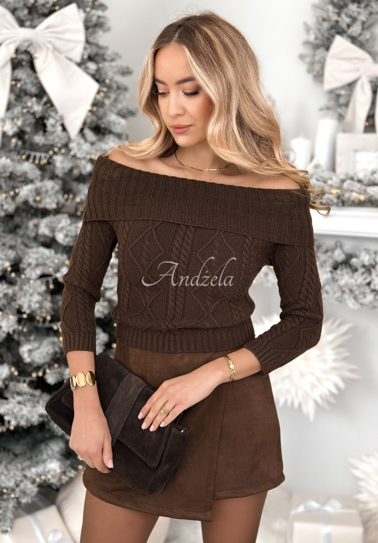 Viskózový svetr s odhalenými rameny Family Time čokoládový