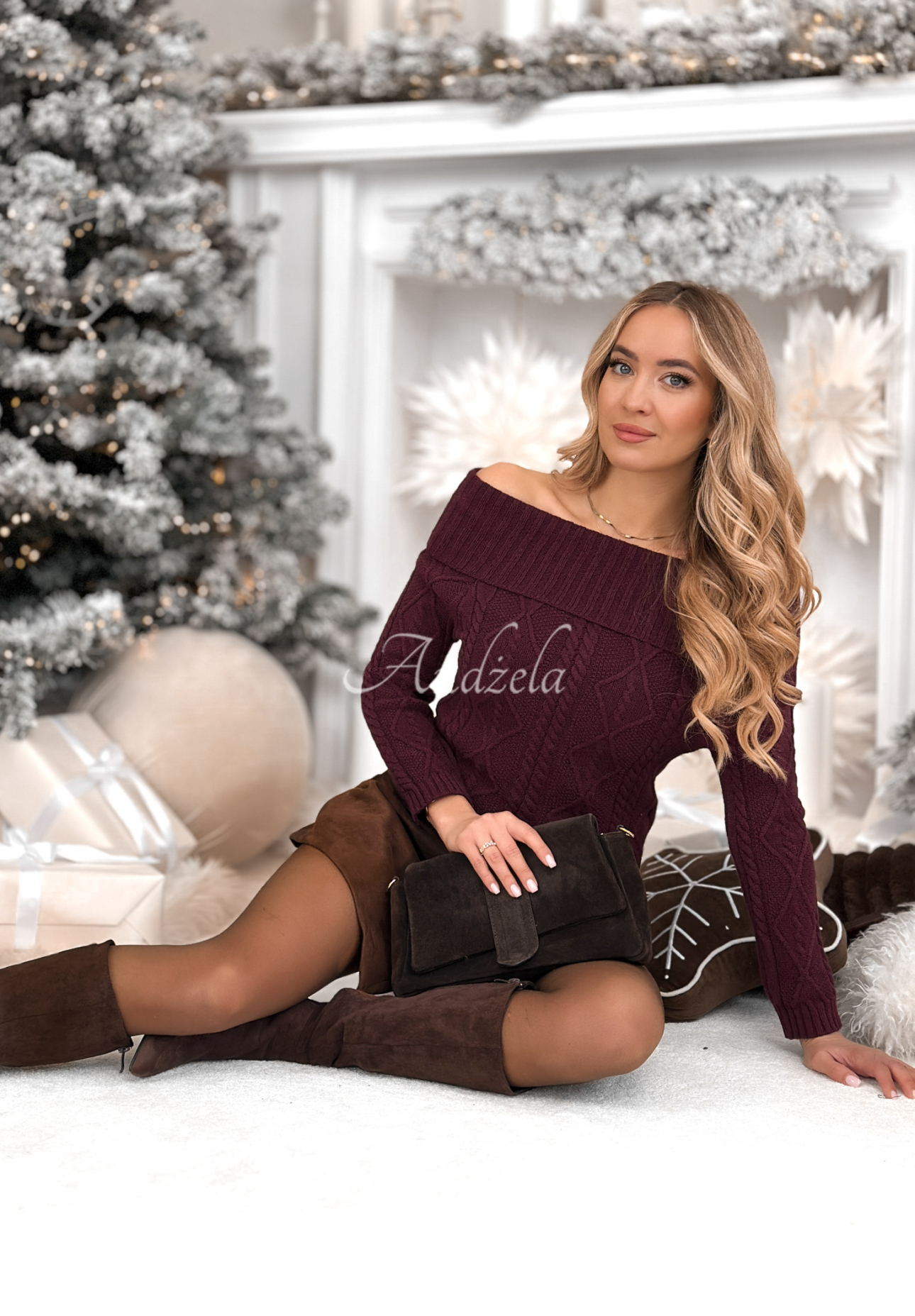 Viskózový svetr s odhalenými rameny Family Time vínový