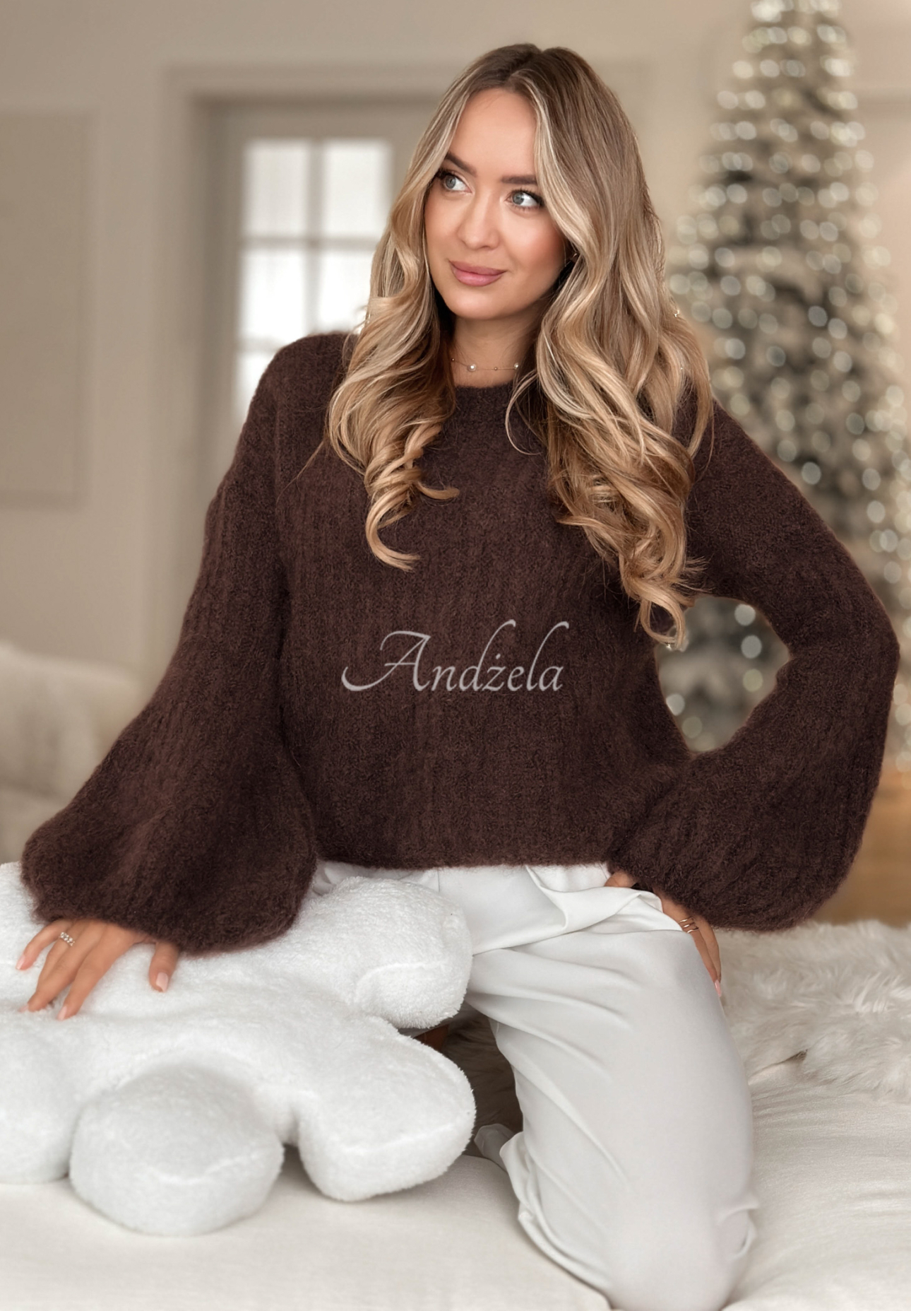 Měkký moherový svetřík se širokými rukávy Cotton Candy čokoládový