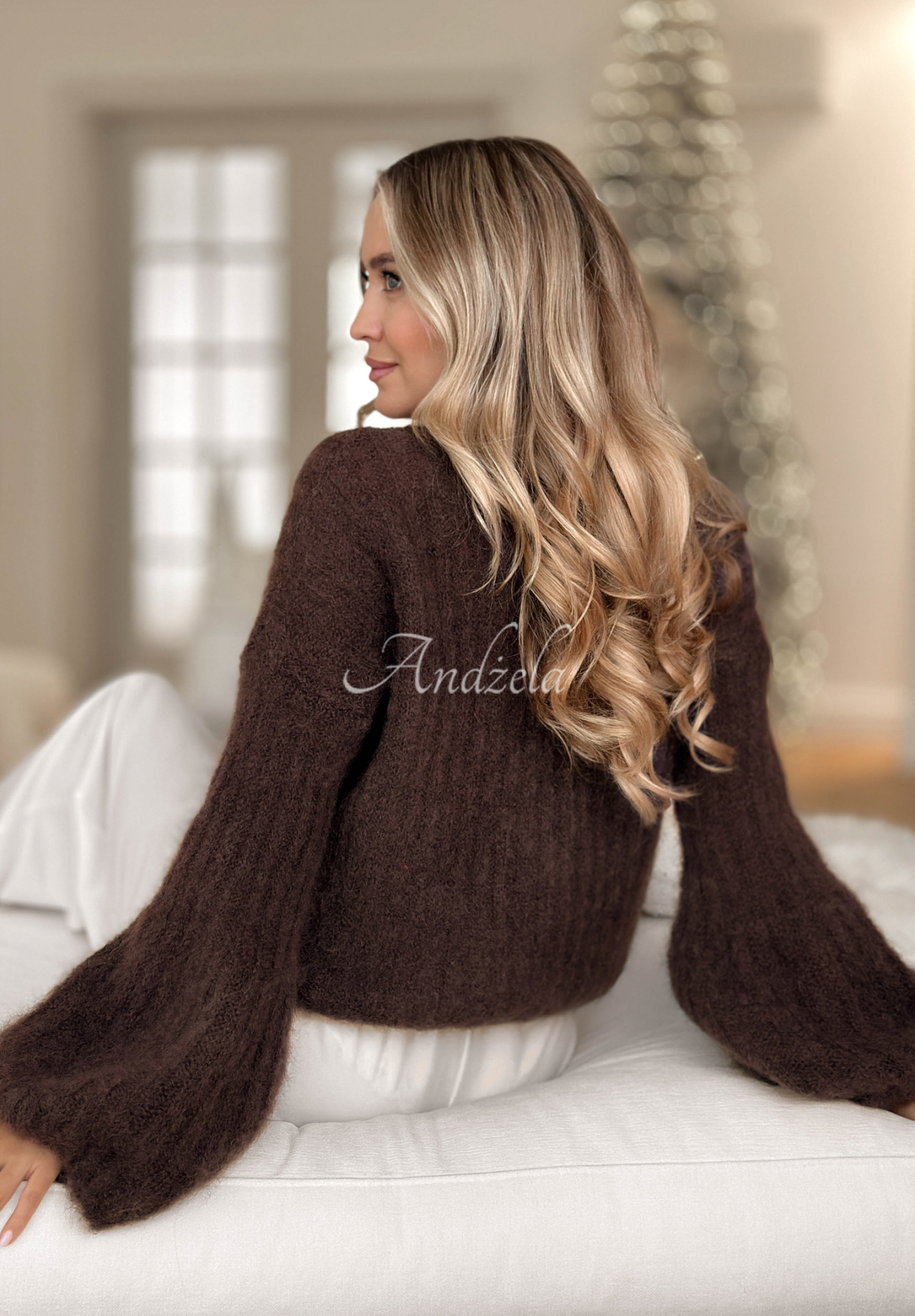 Měkký moherový svetřík se širokými rukávy Cotton Candy čokoládový