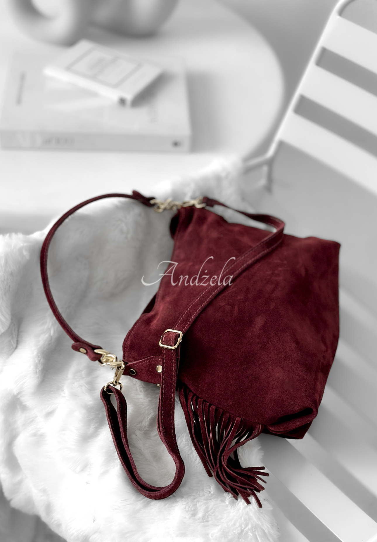 Semišová kabelka s třásněmi Final Message vínová