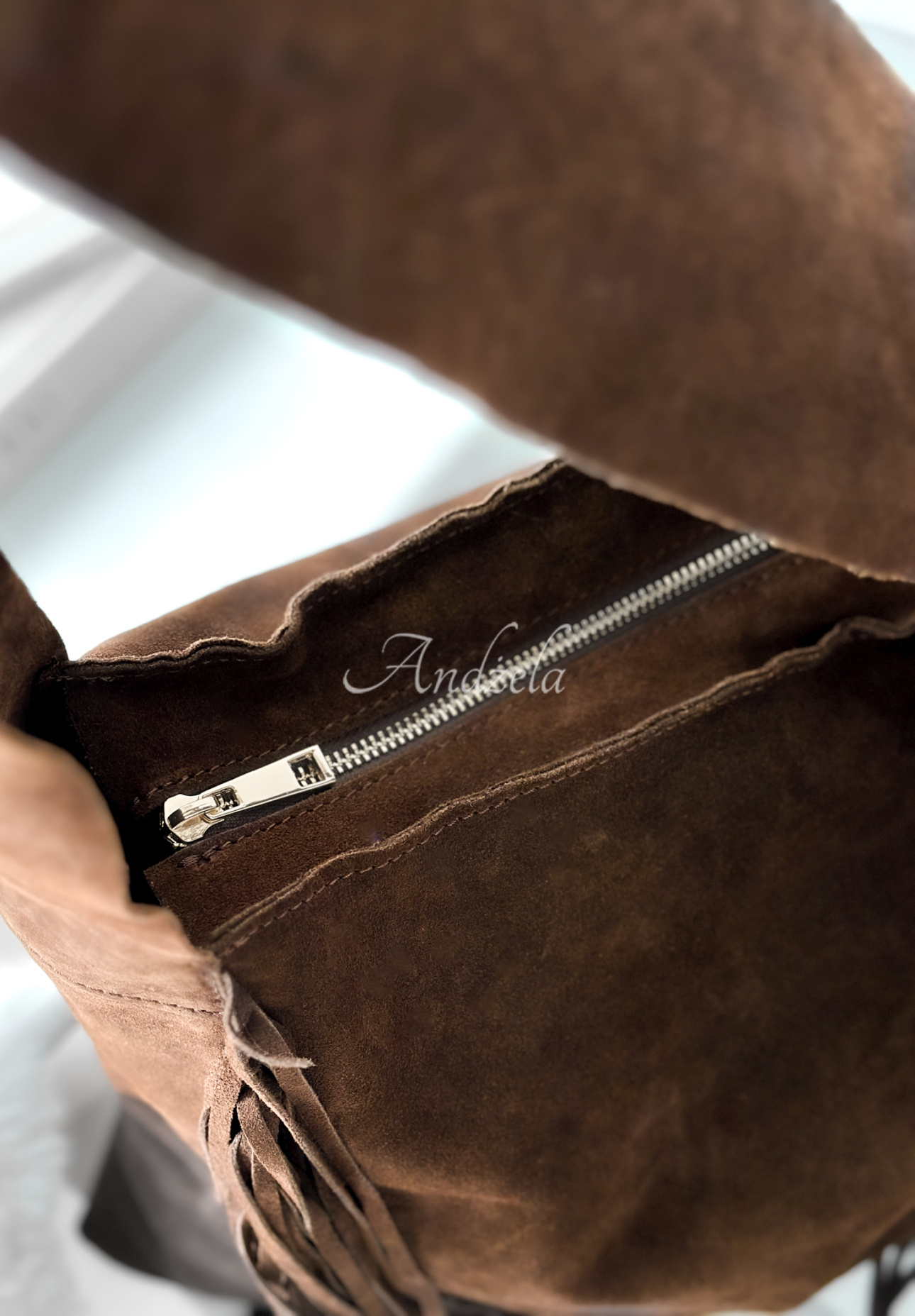 Semišová kabelka s třásněmi Maybe Next Time čokoládová