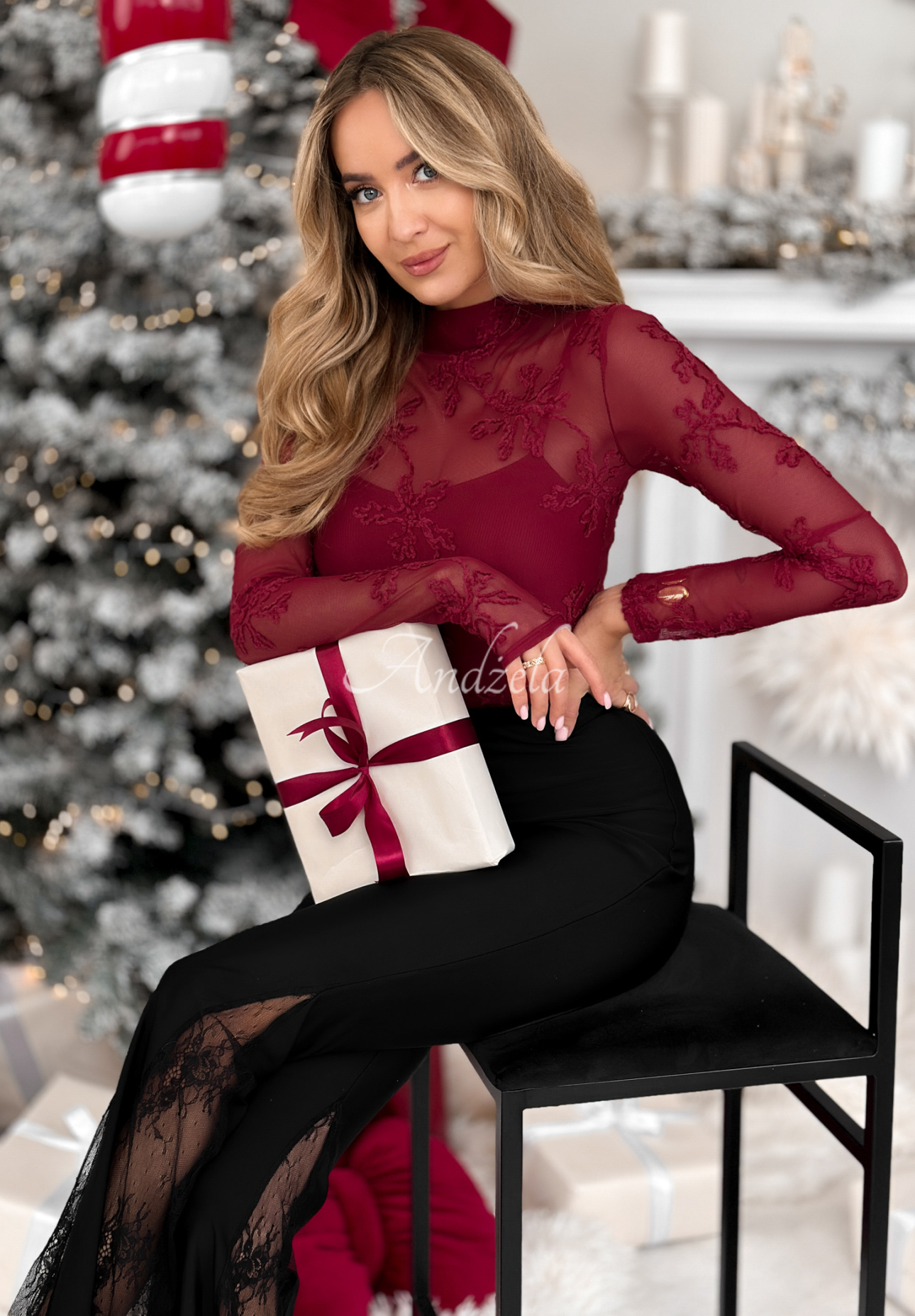 Látkové zvonové kalhoty s krajkou Compliment Me černé