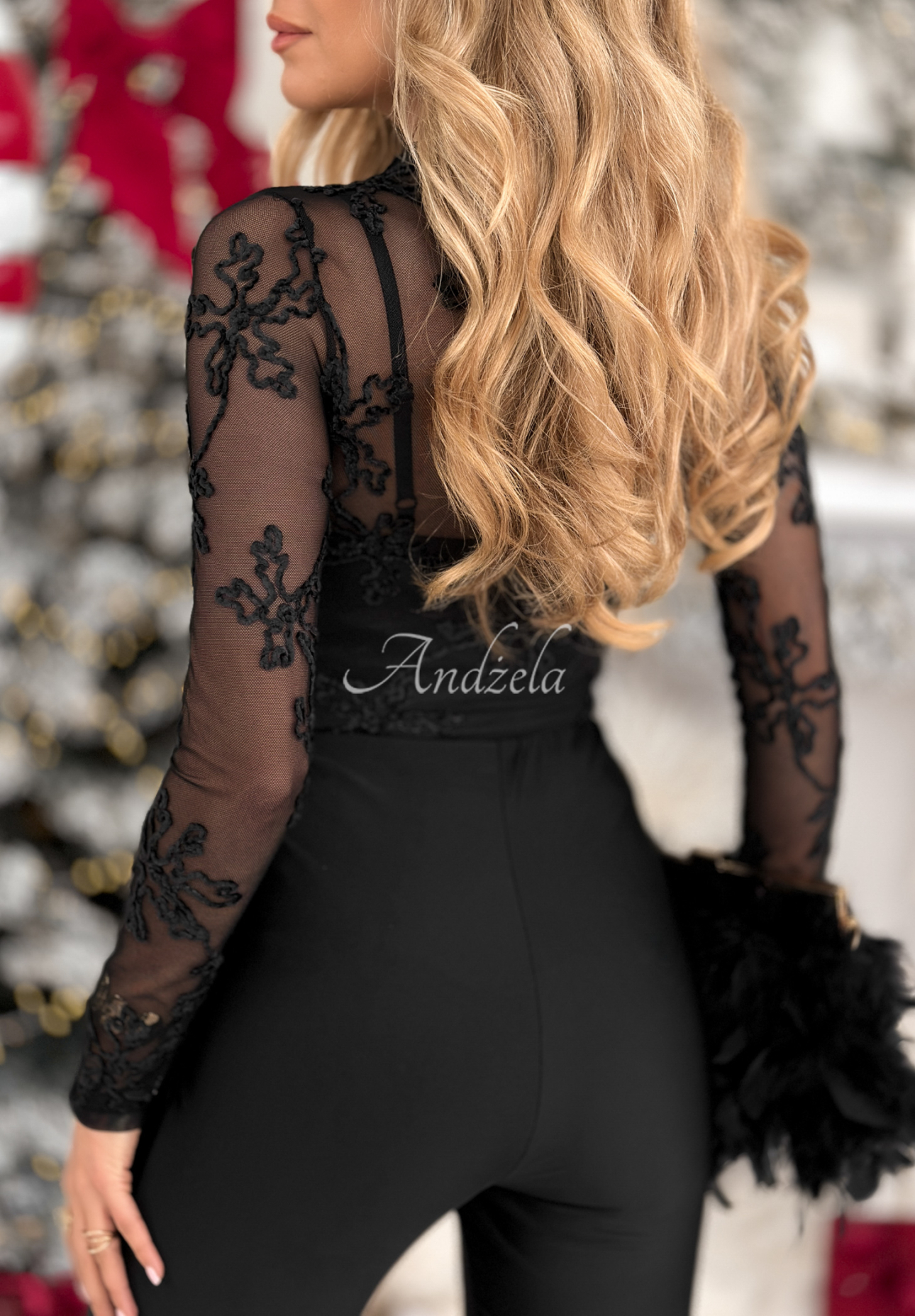 Síťovaná halenka s výšivkami Go On A Date černá