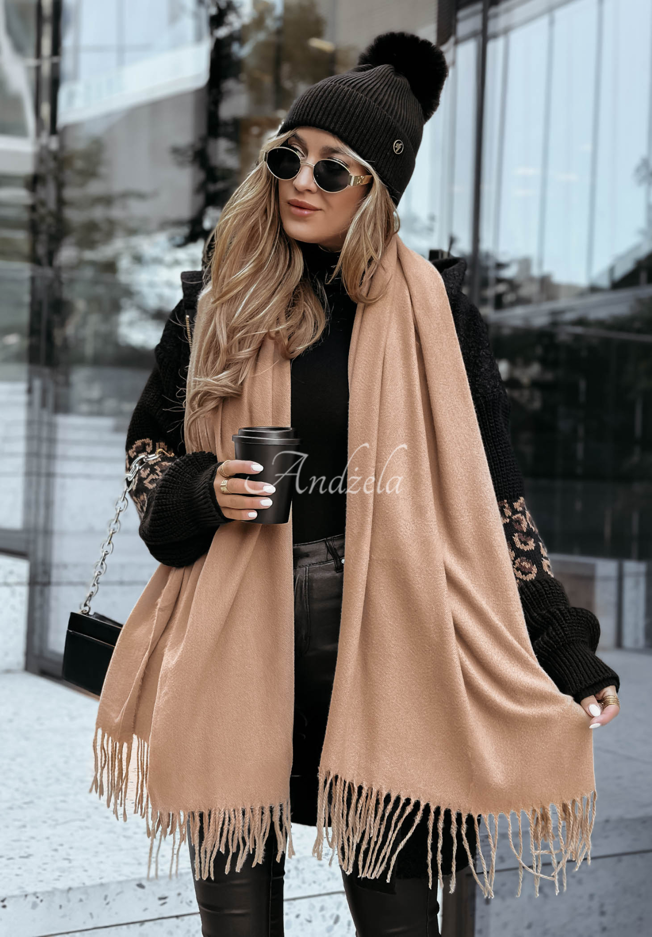 Šál s třásněmi Closer To Heaven béžový