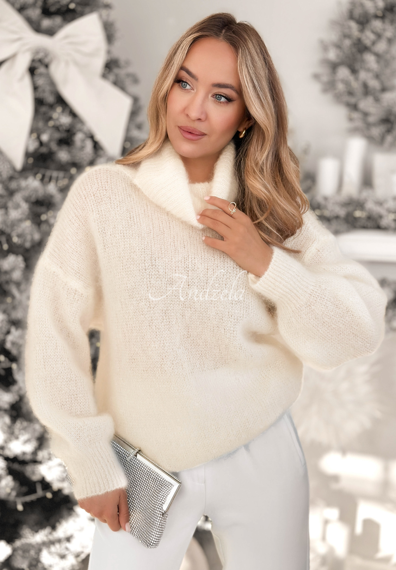 Mohérový svetr s rolákem Fireplace Stories ecru