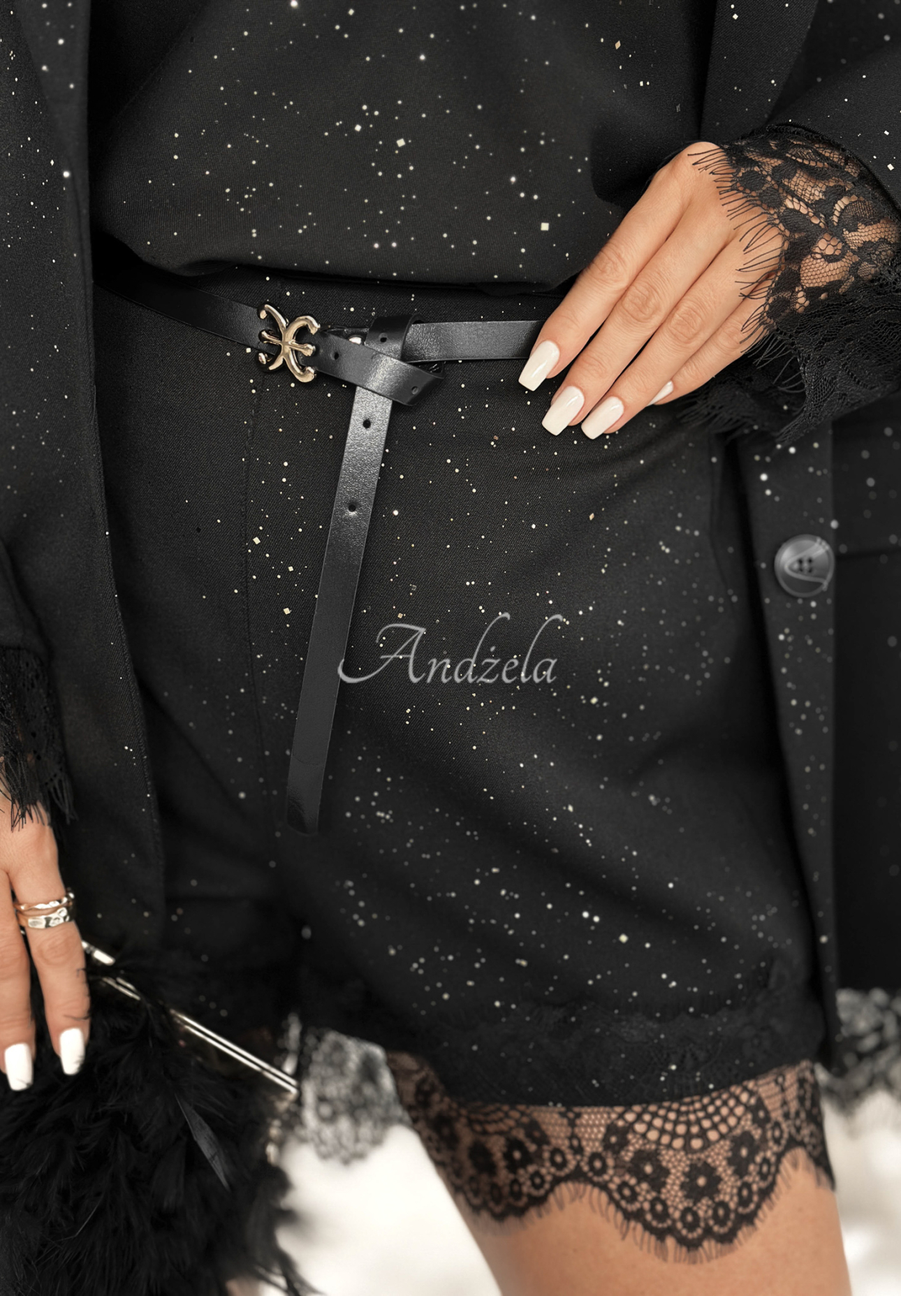 Lesklé kraťasy s krajkou Shine &amp; Sparkle černé