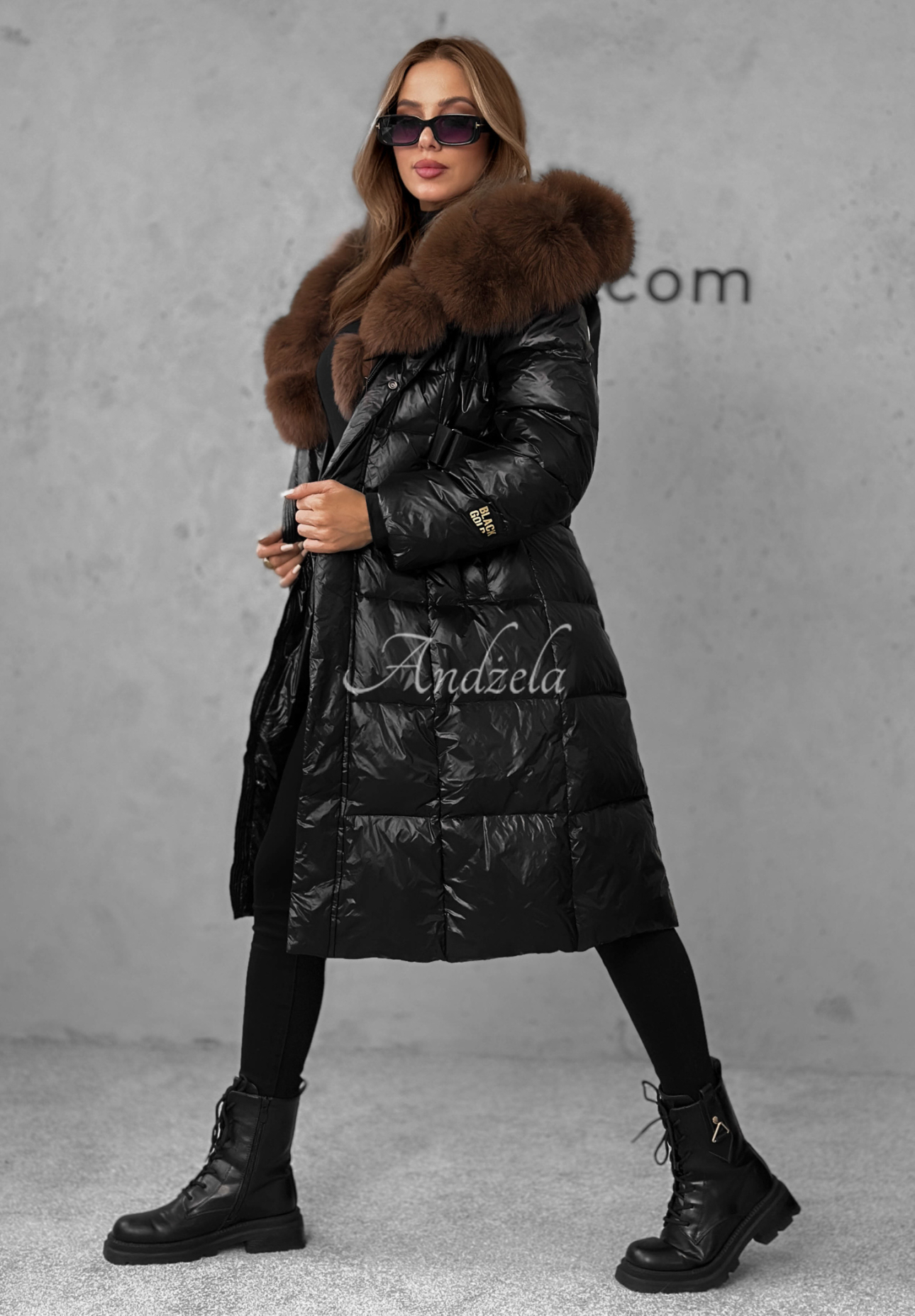 Dlouhá péřová bunda s kožíškem Winter Time černá