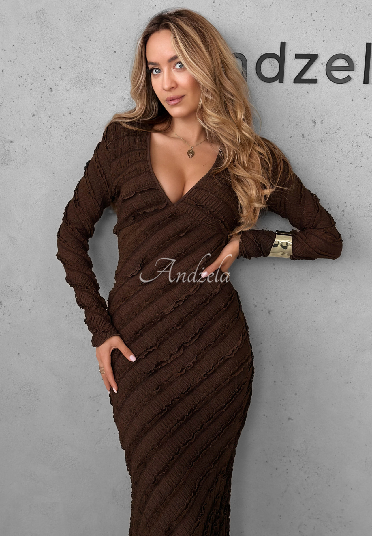 Maxi šaty s volánky Still Miss You čokoládová