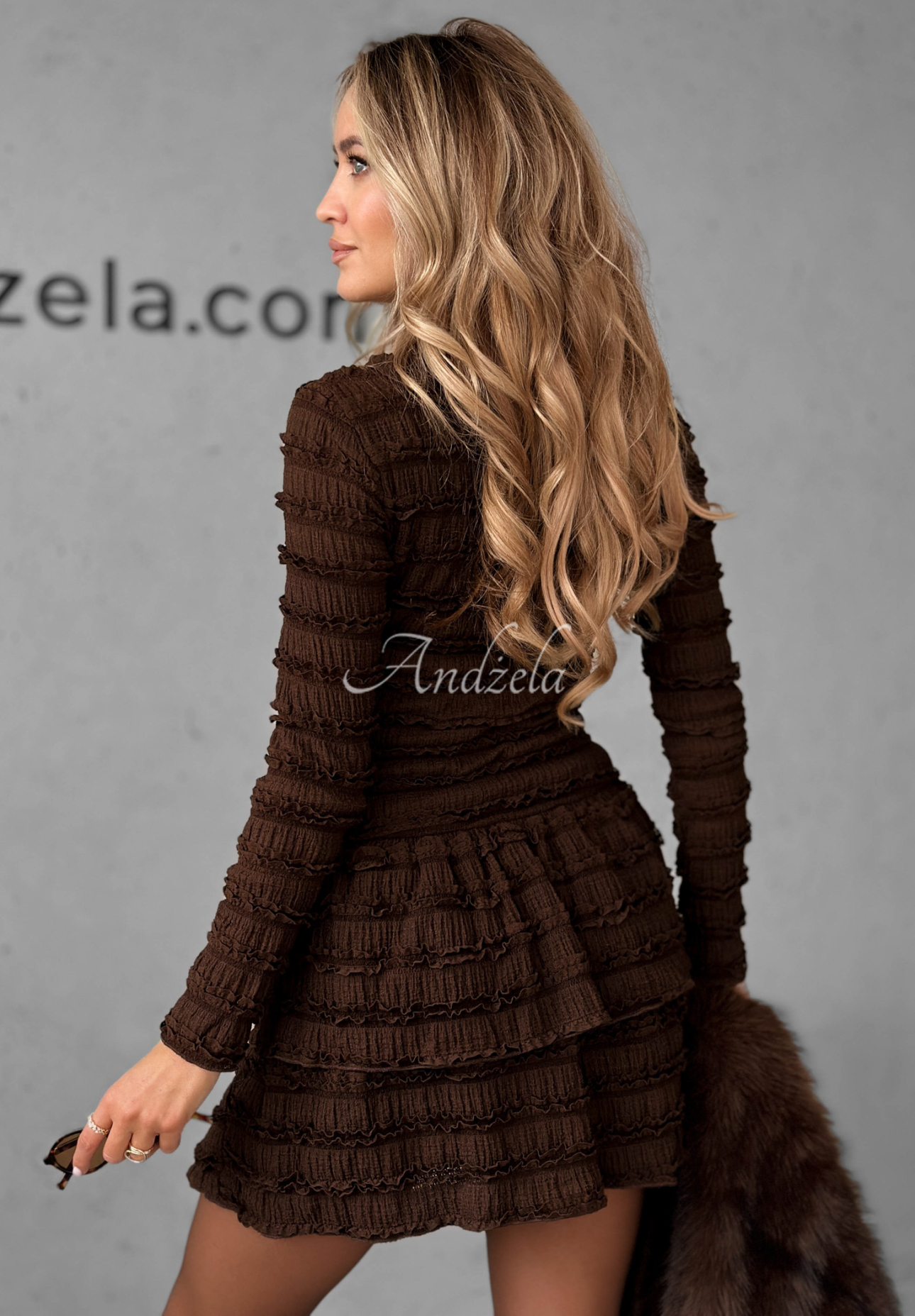 Mini šaty s volánky Still Miss You čokoládová