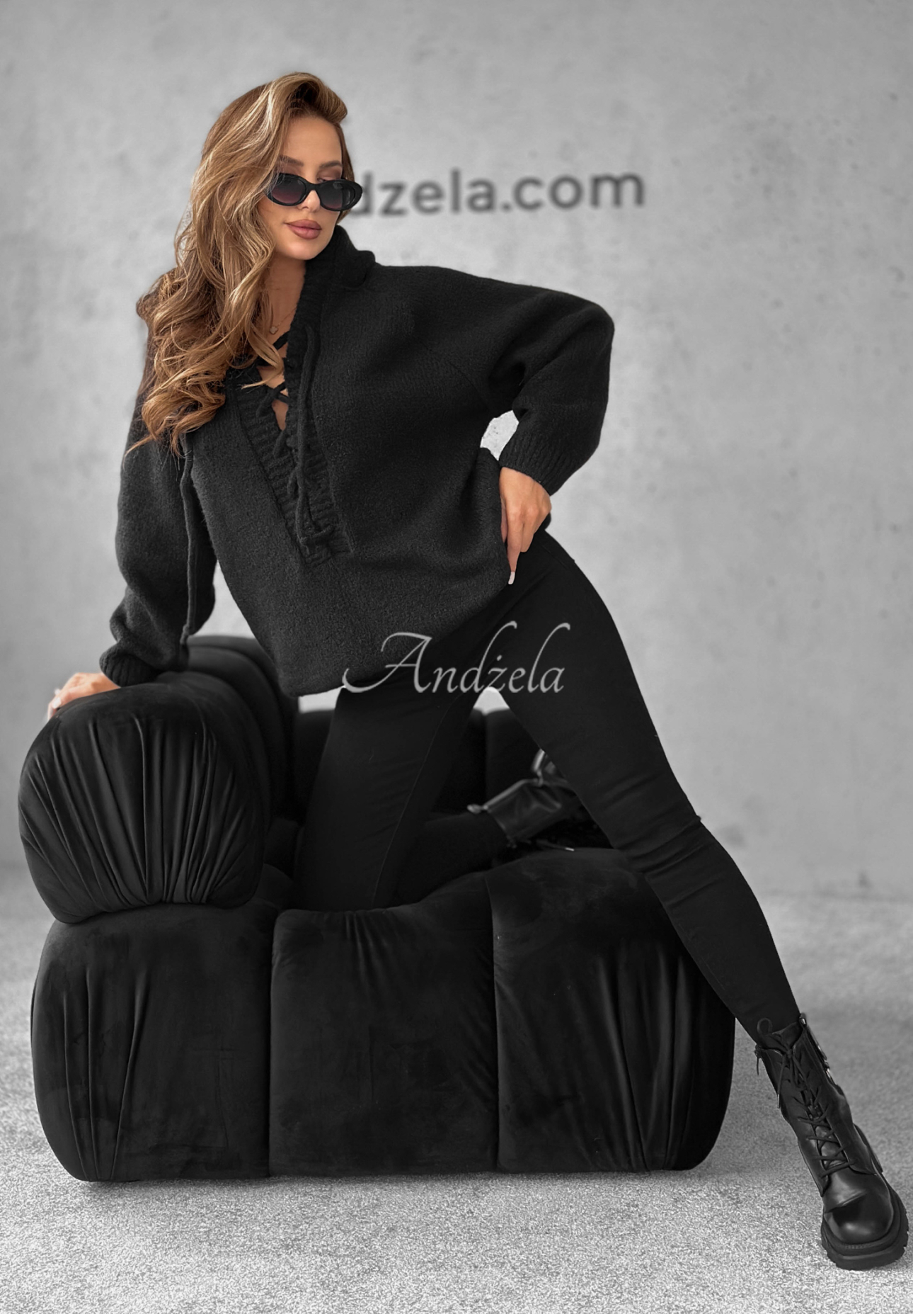 Svetr oversize se šněrováním a kapucí Laossi Černé