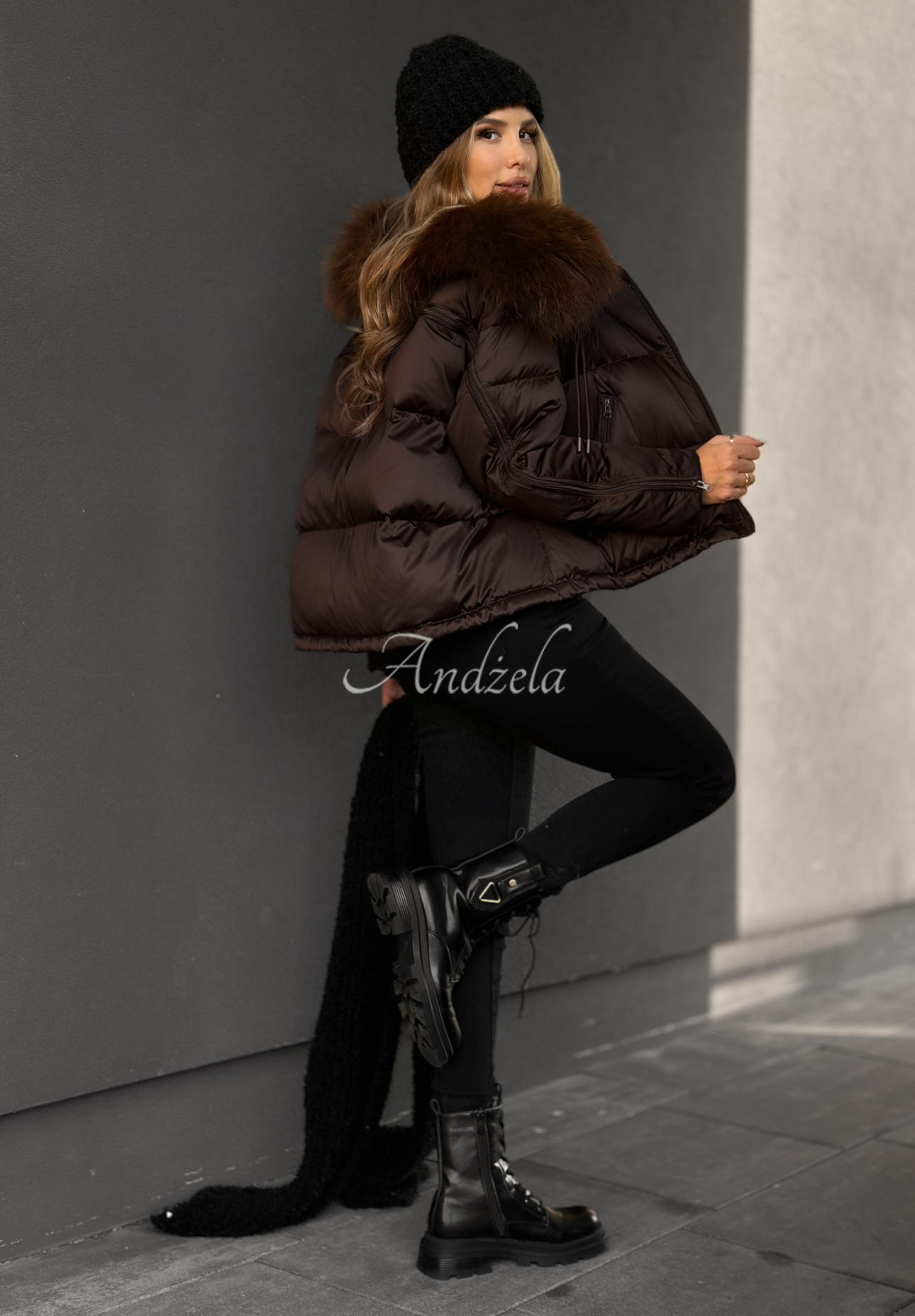 Prošívaná péřová bunda s kožíškem In Your Dream čokoládová