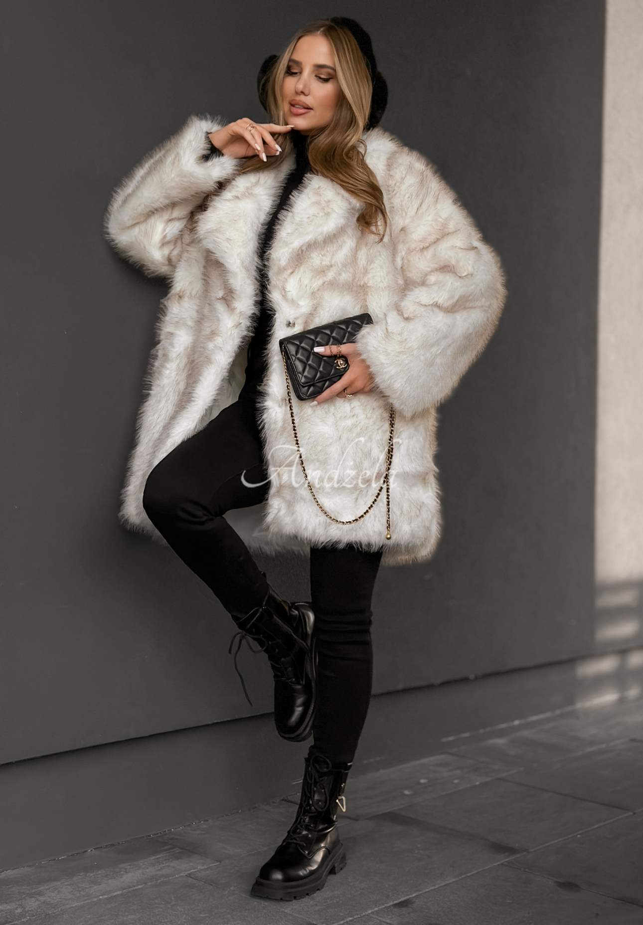 Kabát kožíšek s límcem Chestnut Hill ecru