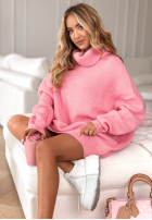 Dzianinowa Šaty z golfem New In Town růžová