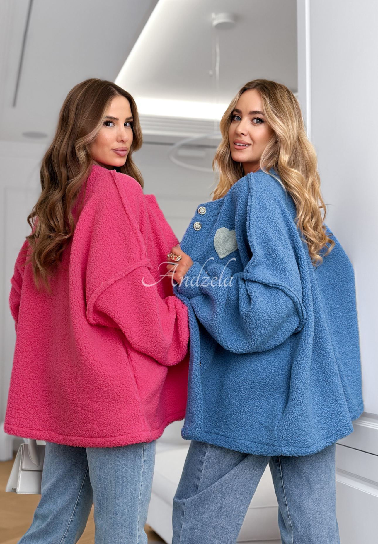 Krátká kožíšková bunda April Feels modrá