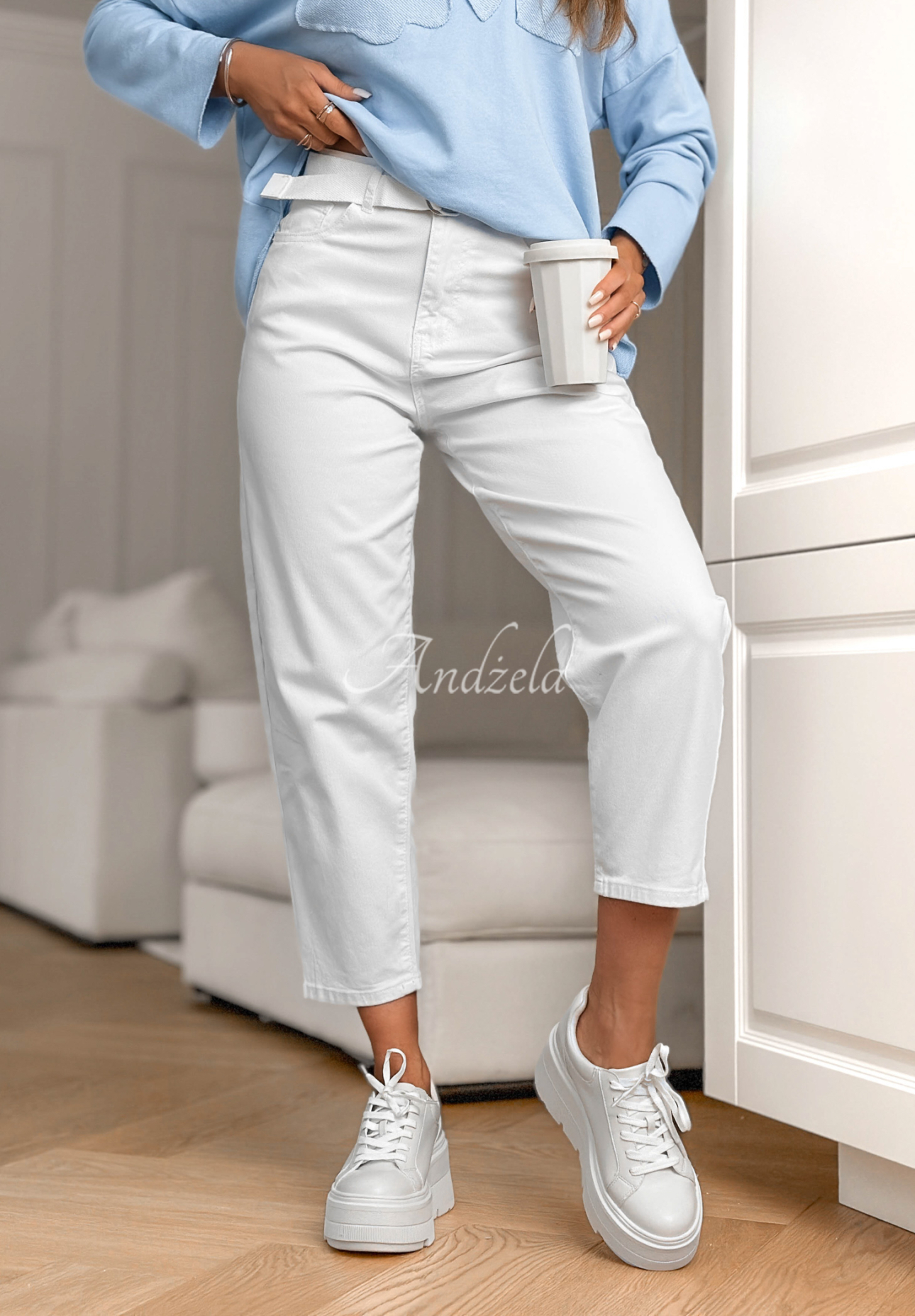 Džíny mom fit s páskem Know Nothing bílé