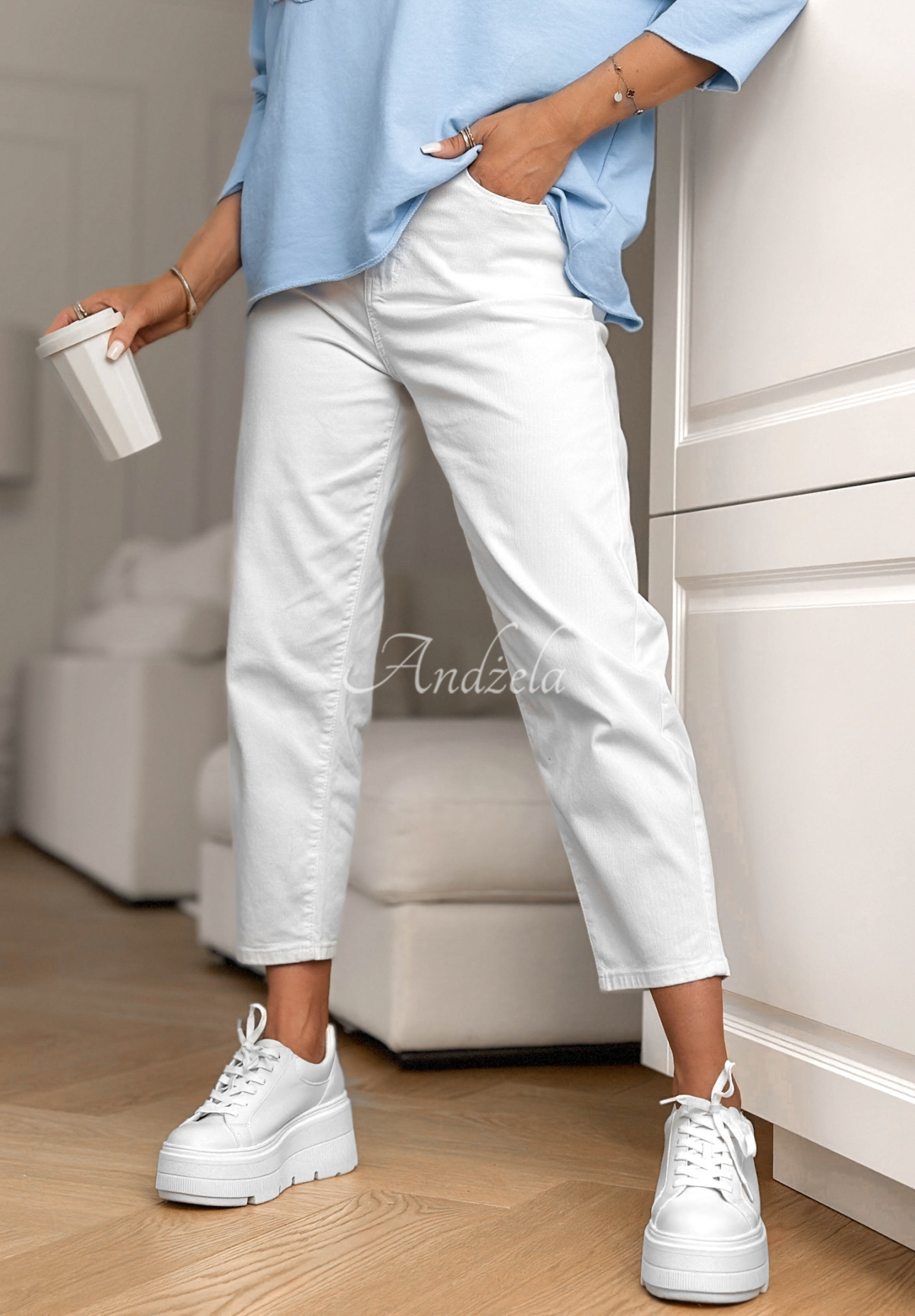 Džíny mom fit s páskem Know Nothing bílé