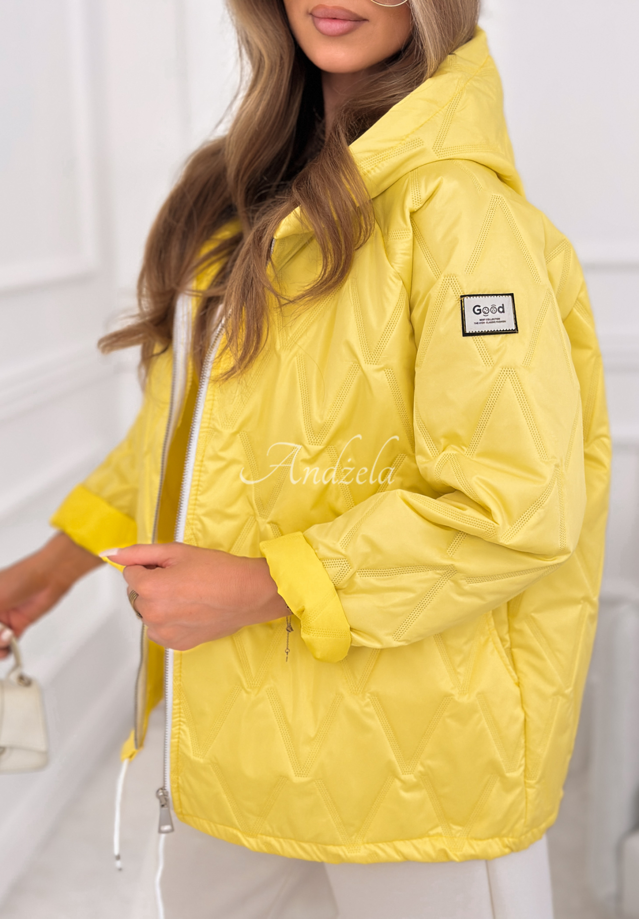 Krátká prošívaná bunda s kapucí Springtime Starts žlutá