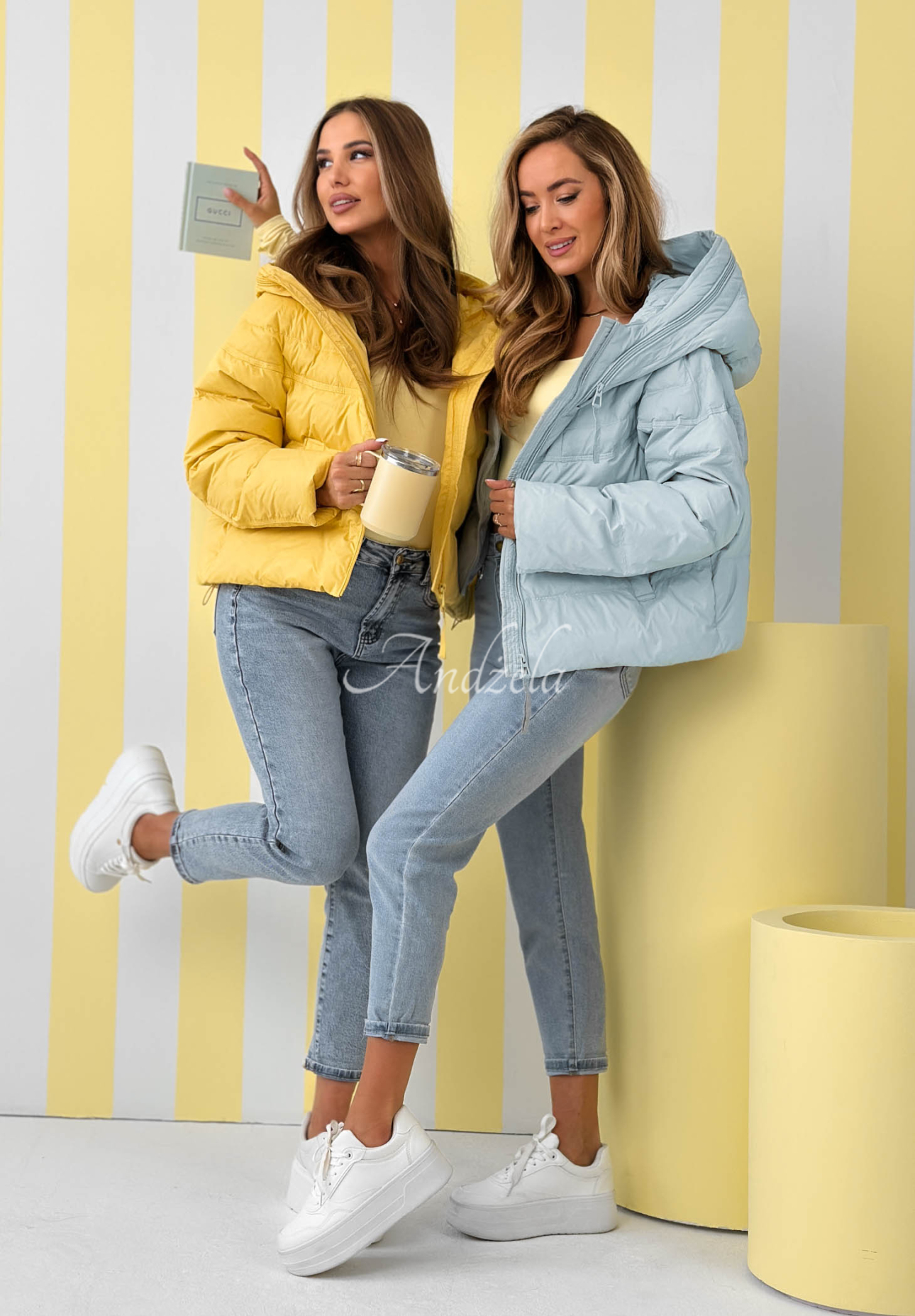 Krátká péřová bunda s kapucí Must Believe žlutá