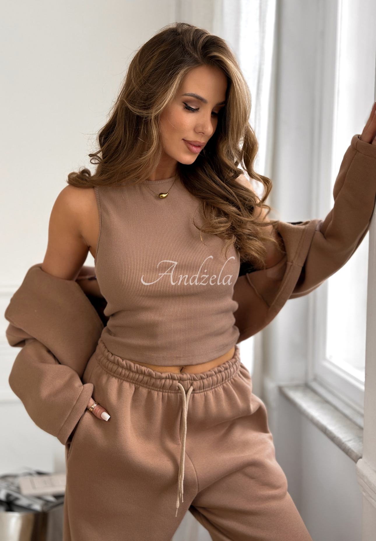 Bavlněná tepláková souprava sako, kalhoty a top 3v1 Almost There velbloudí