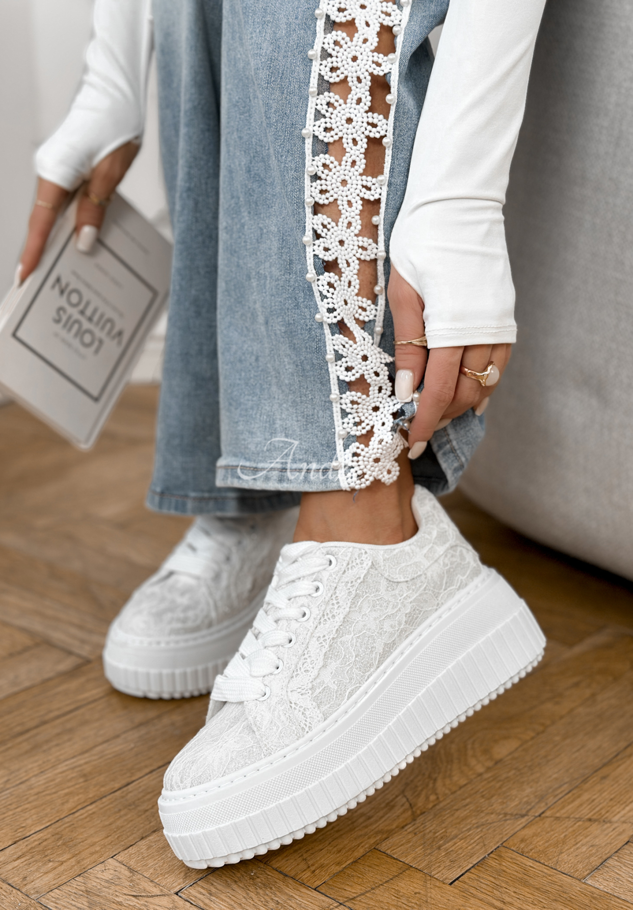 Lesklé krajkové tenisky Don’t Move bílé