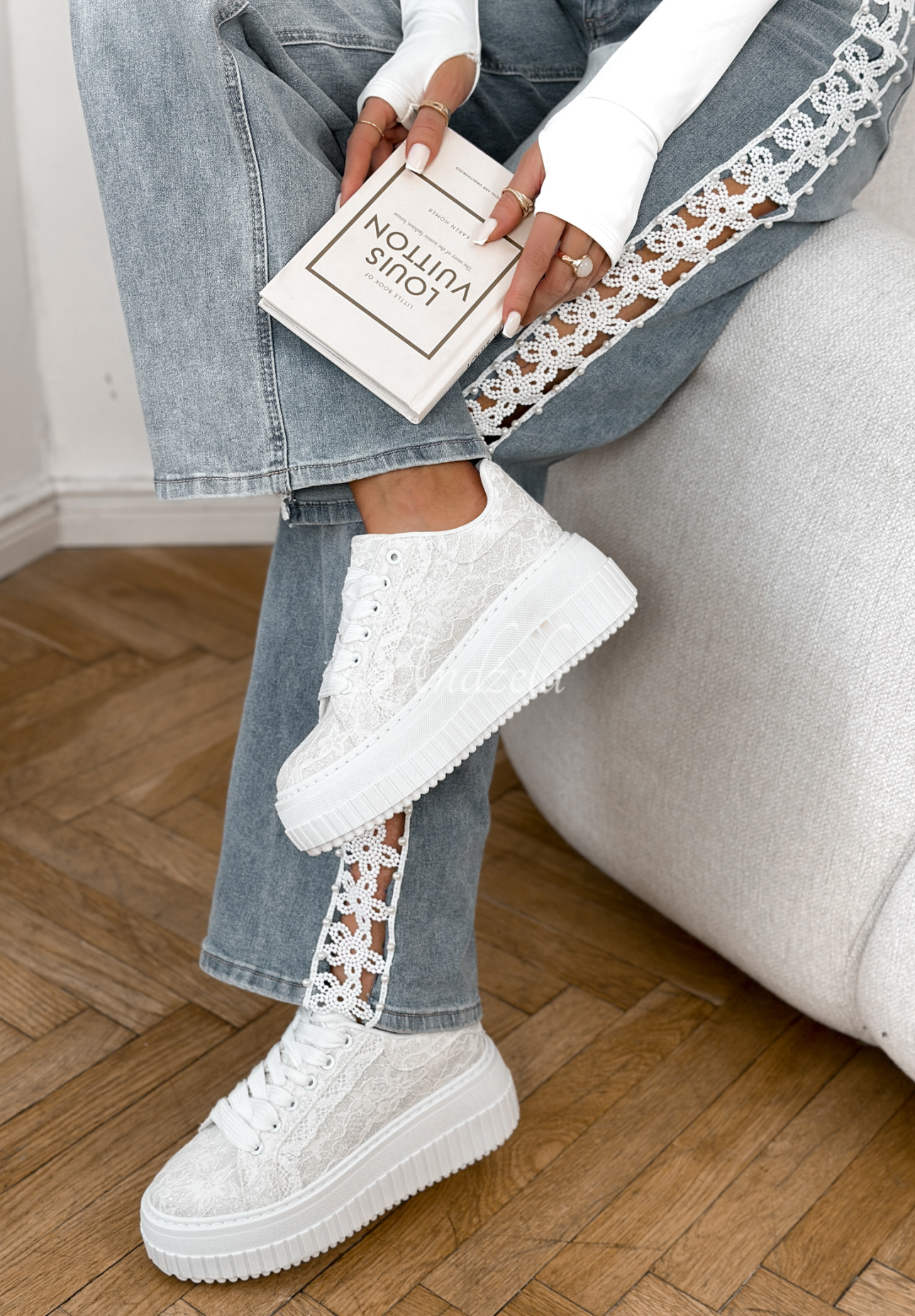 Lesklé krajkové tenisky Don’t Move bílé