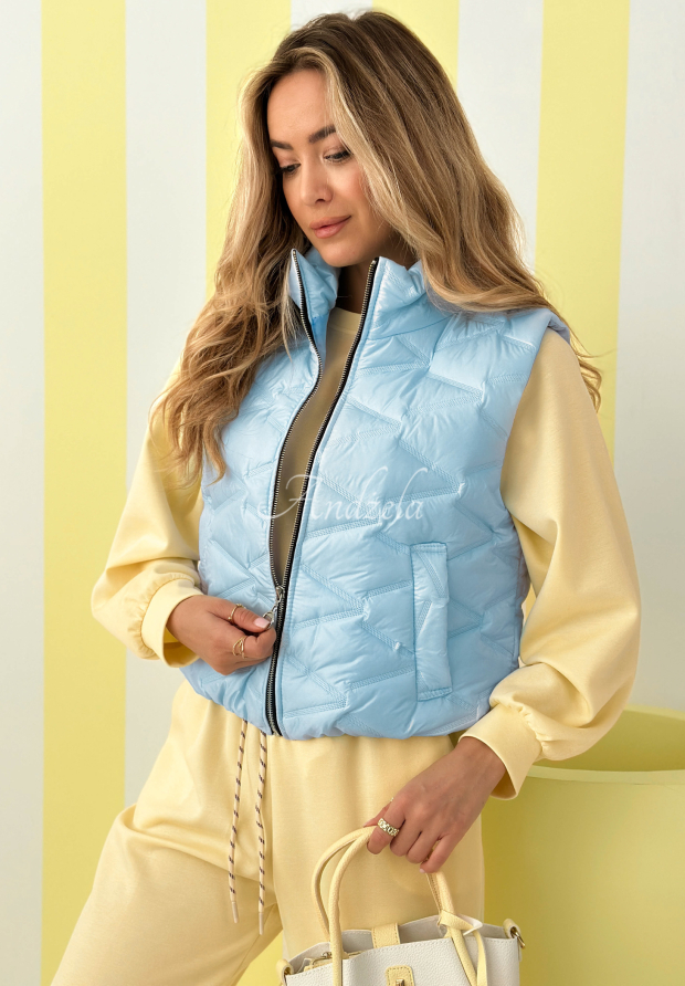 Kr&aacute;tk&aacute; pro&scaron;&iacute;van&aacute; vesta Spring Cloud blankytn&aacute;