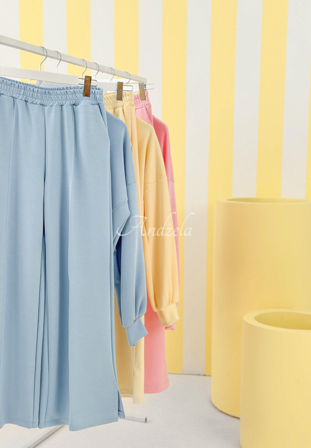 Viskózová tepláková souprava Full Of Motivation žlutá