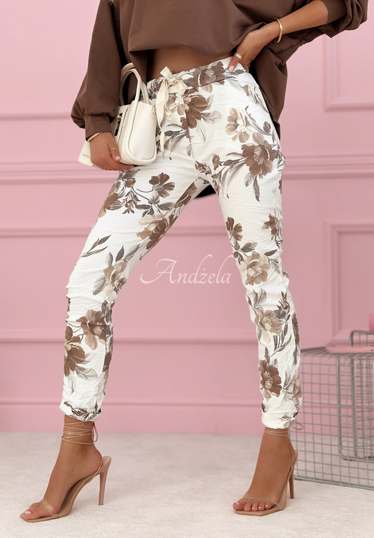 Látkové kalhoty z viskózy s květy Every Flower bílé