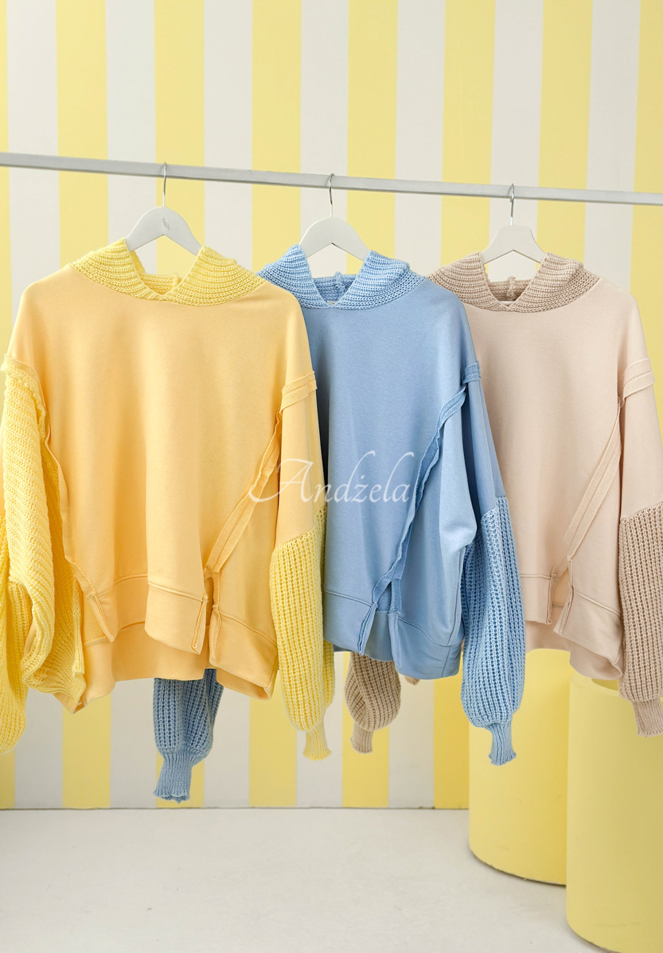 Bavlněná mikina s pletenou kapucí a rukávy Think About It žlutá