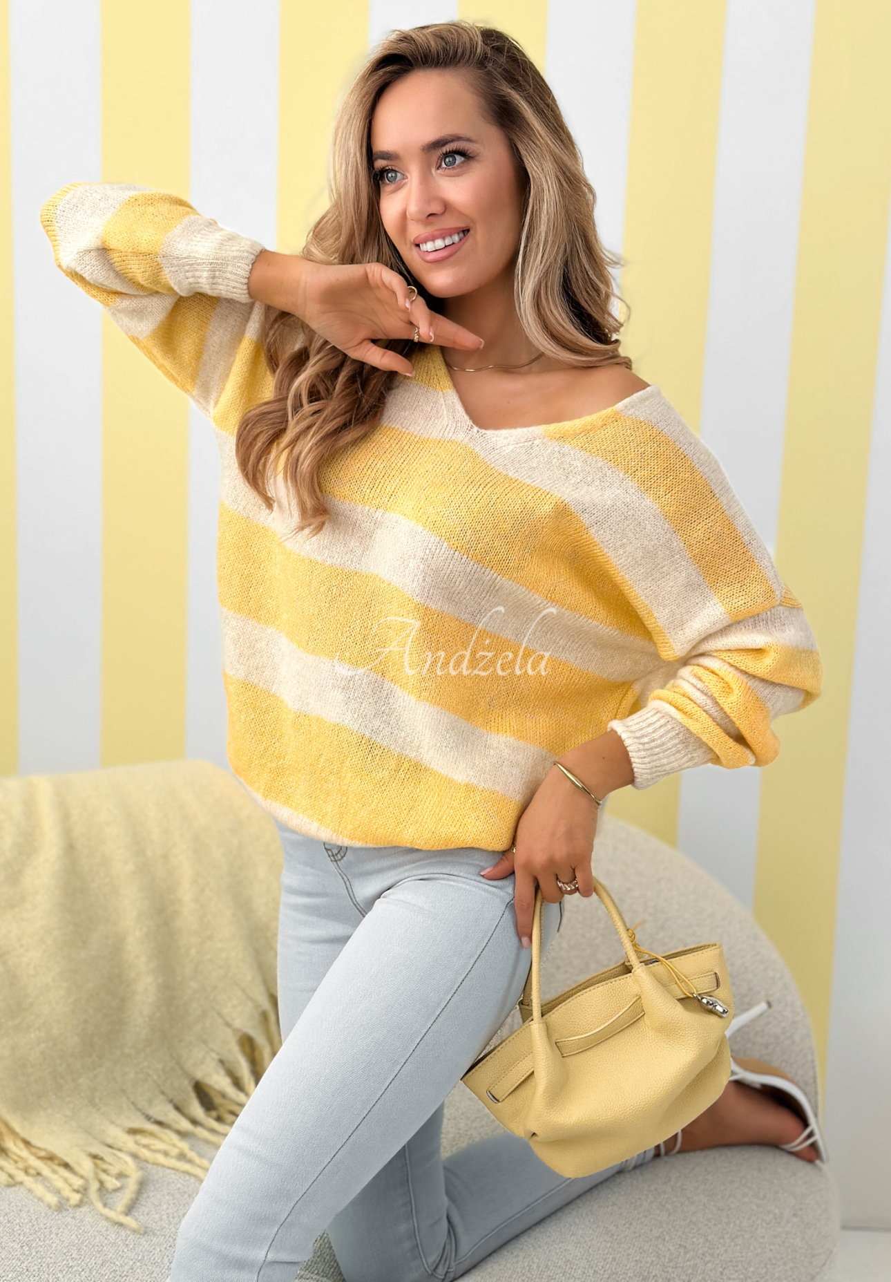 Pruhovaný svetr s výstřihem Springtime Stripes béžovo-žlutá