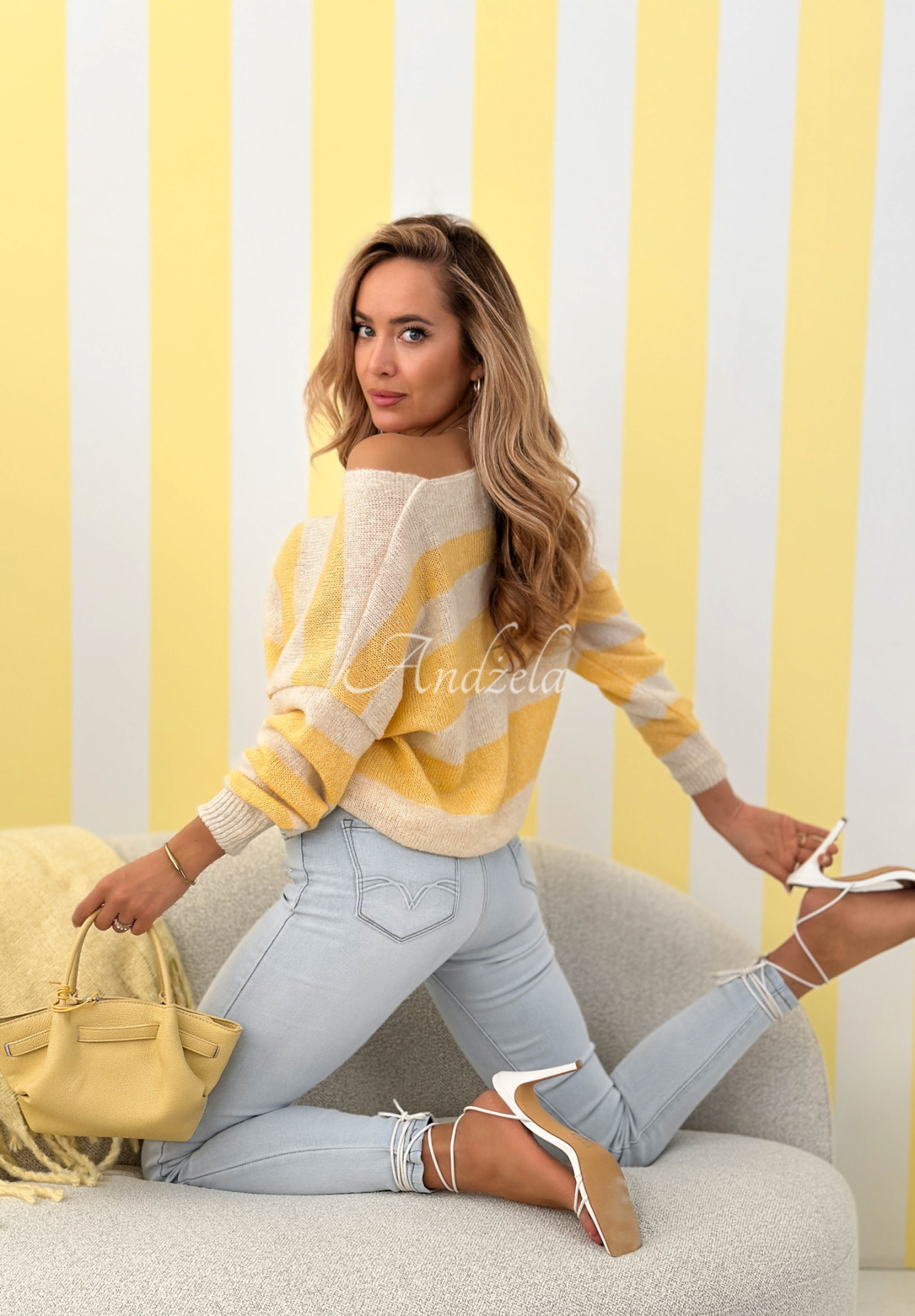 Pruhovaný svetr s výstřihem Springtime Stripes béžovo-žlutá