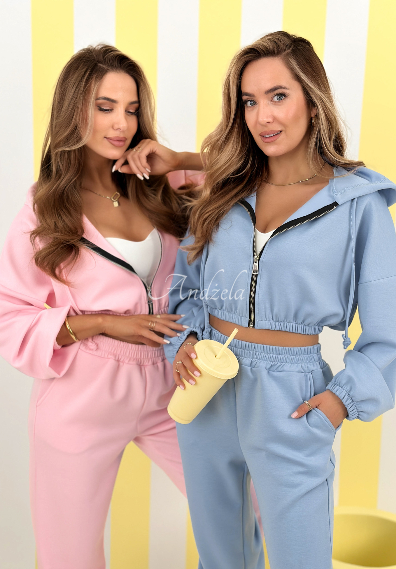 Teplákové kalhoty s příměsí viskózy s náplety New Season Baddie pudrová růžová