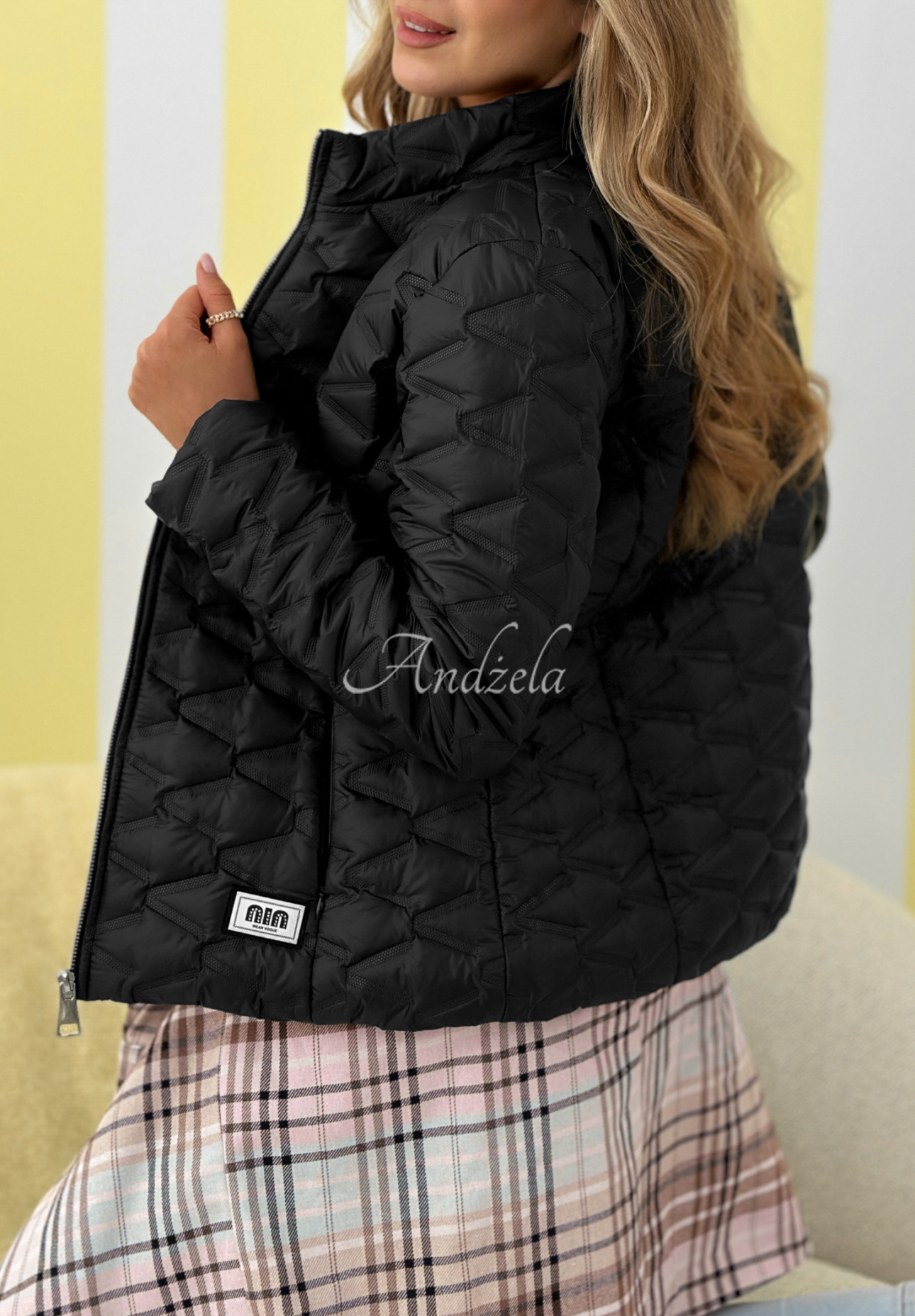 Krátká prošívaná bunda Soft Wind černá