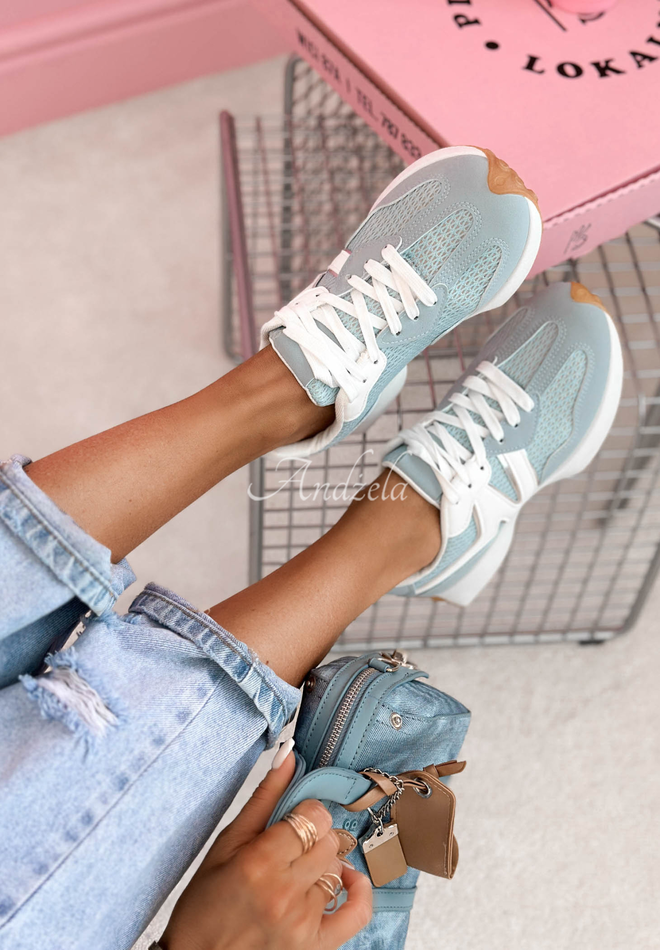 Tenisky Running Towards You blankytné