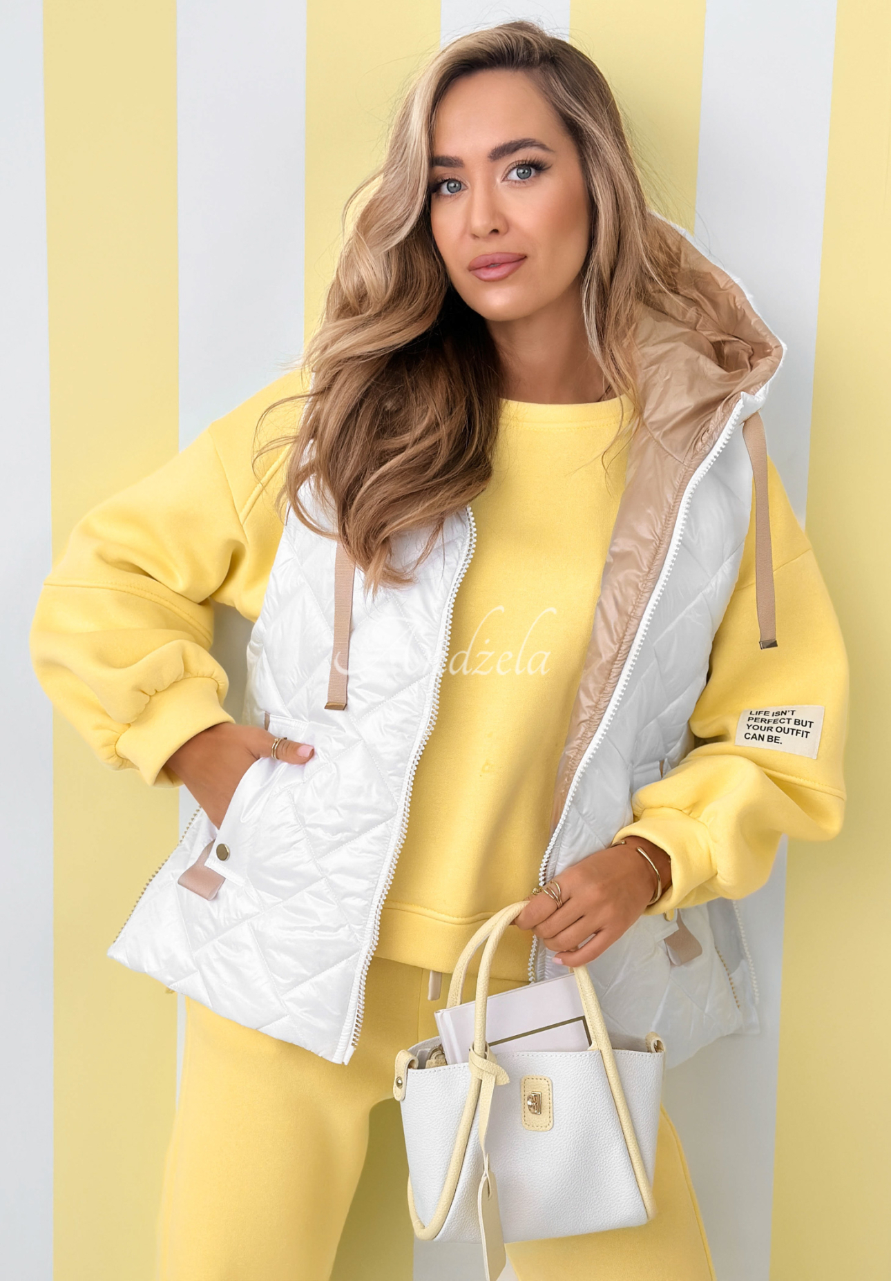 Prošívaná vesta s kapucí Spring Touch Bílá