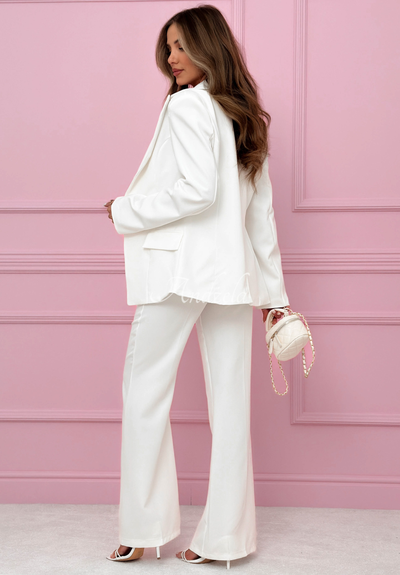 Dámský vypasovaný kostým s rozšířenými nohavicemi Coctail Party ecru