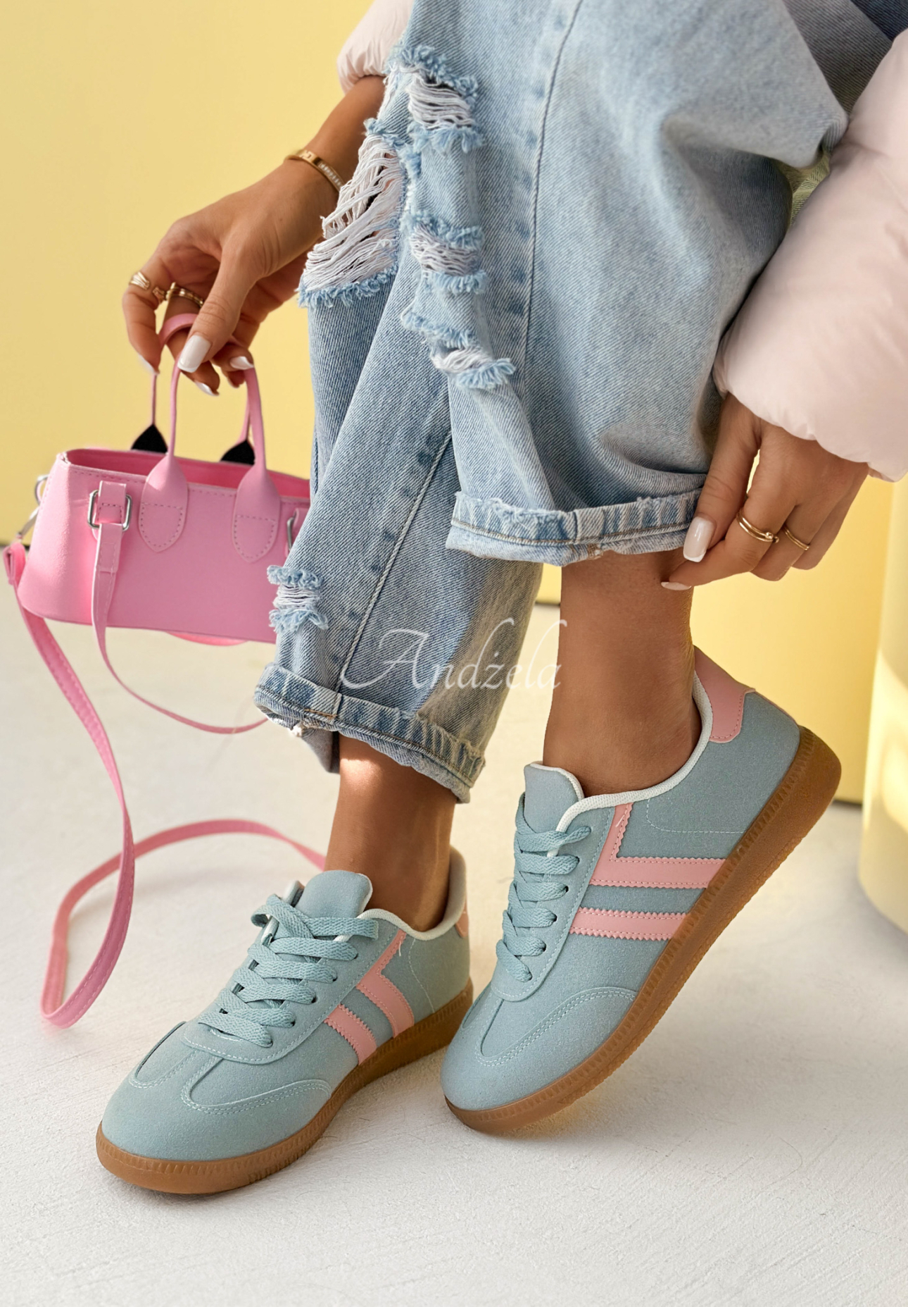 Tenisky Walking On Flowers blankytné