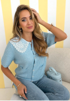 Sweterek z koronkowym kołnierzem Oh Sweet Lace blankytný