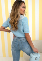 Sweterek z koronkowym kołnierzem Oh Sweet Lace blankytný