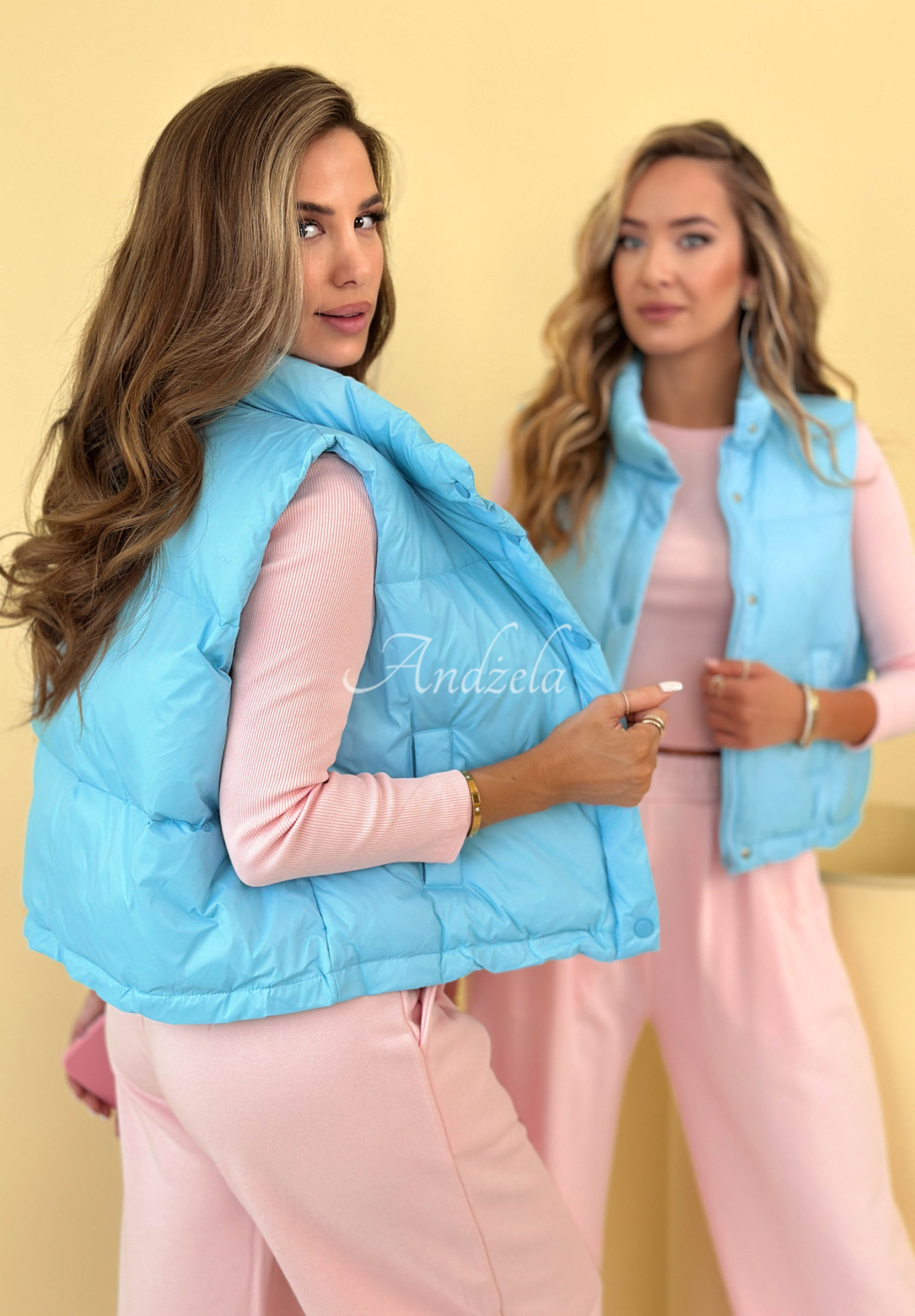 Krátká péřová vesta Veronica blankytná