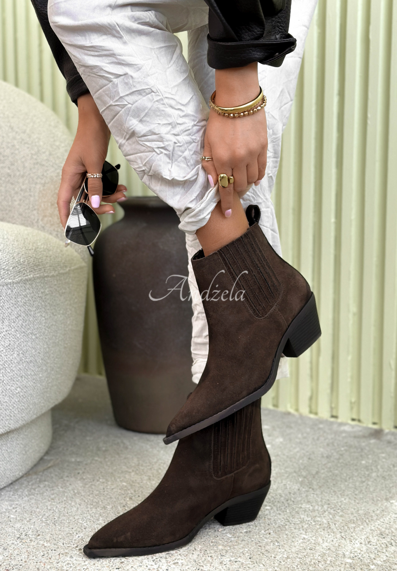 Semišové kotníkové boty The Small Steps čokoládové