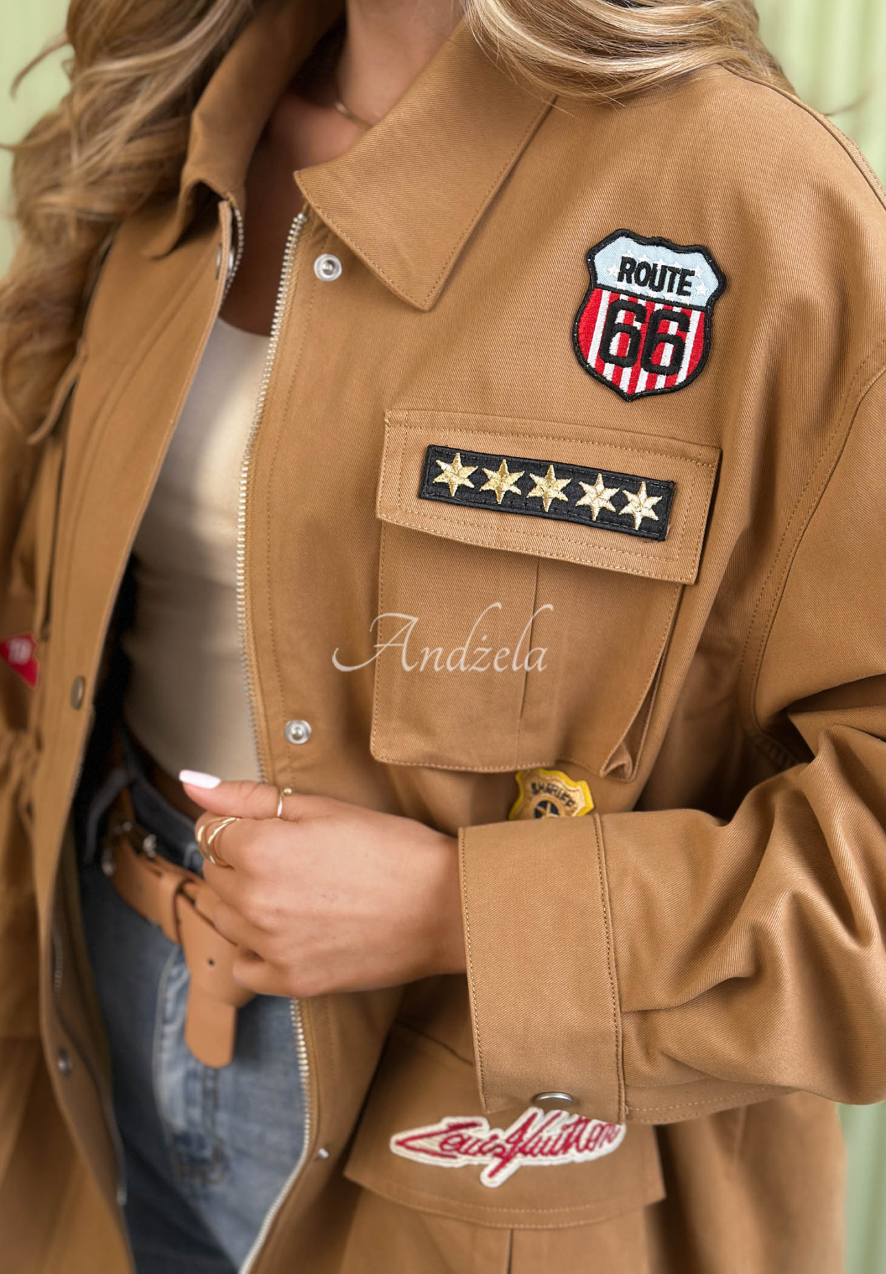 Bavlněná parka s nášivkami Palloma velbloudí